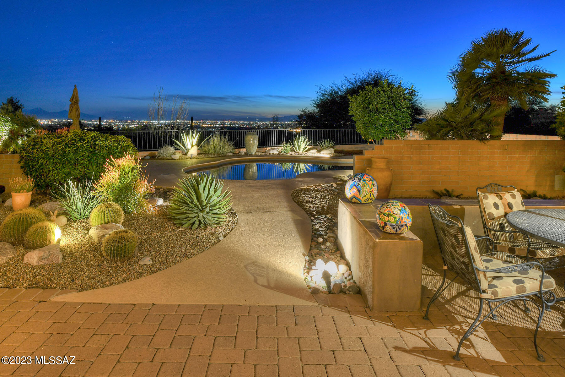 6830 E Loma Del Bribon