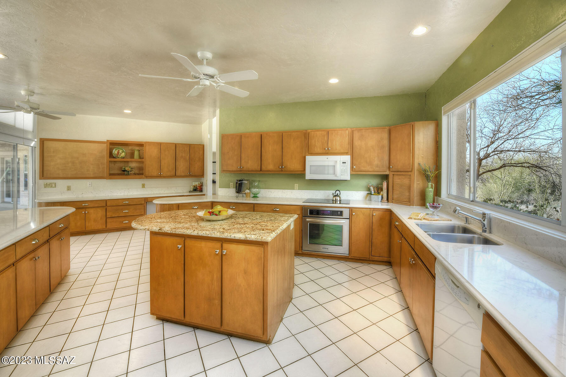 4910 N Avenida De Suzenu