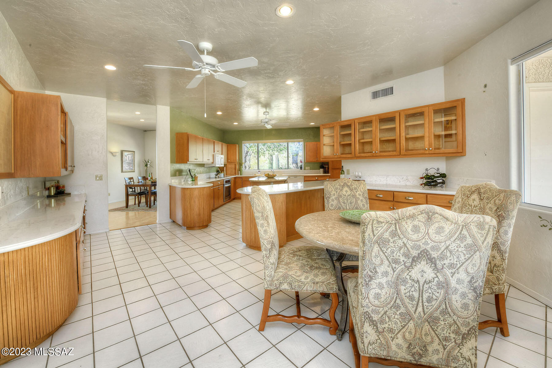 4910 N Avenida De Suzenu