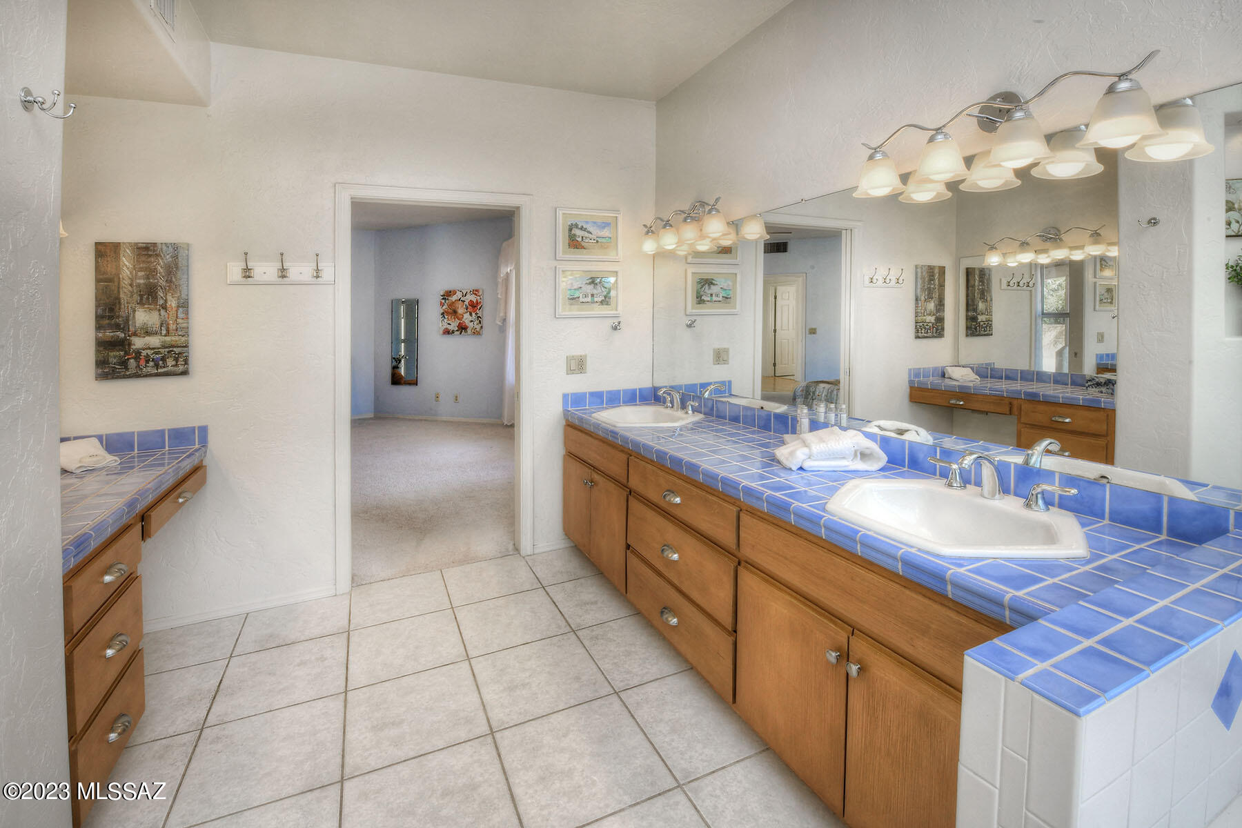 4910 N Avenida De Suzenu