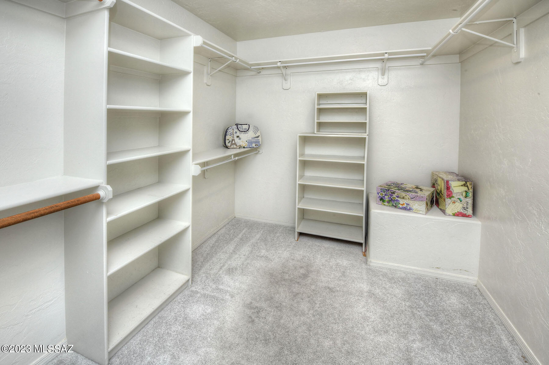 4910 N Avenida De Suzenu