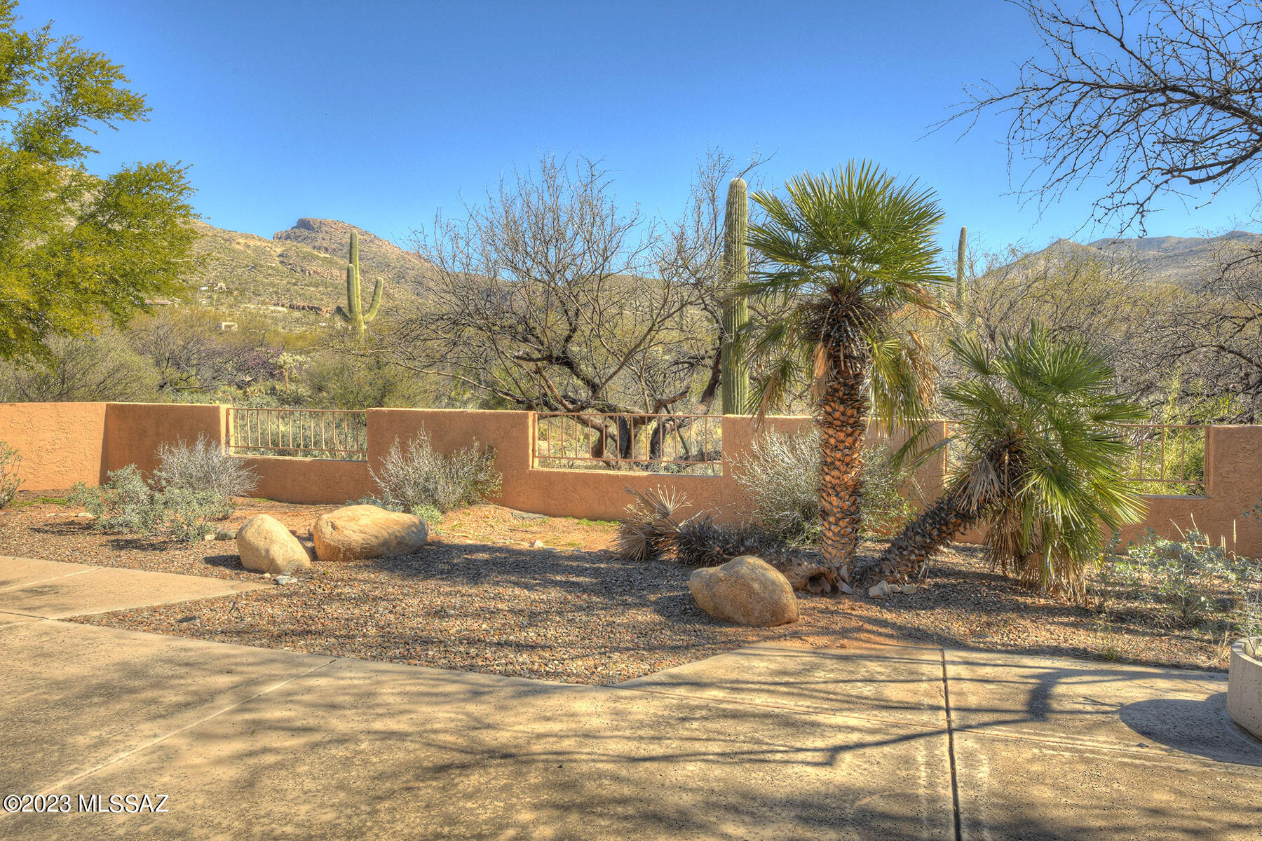 4910 N Avenida De Suzenu