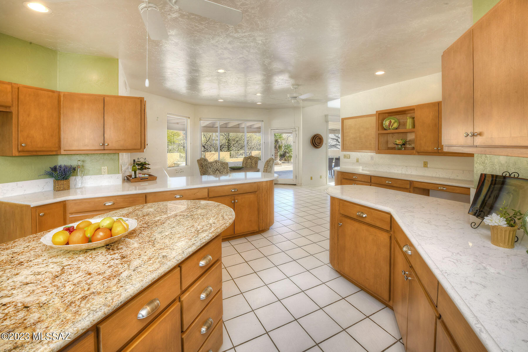 4910 N Avenida De Suzenu