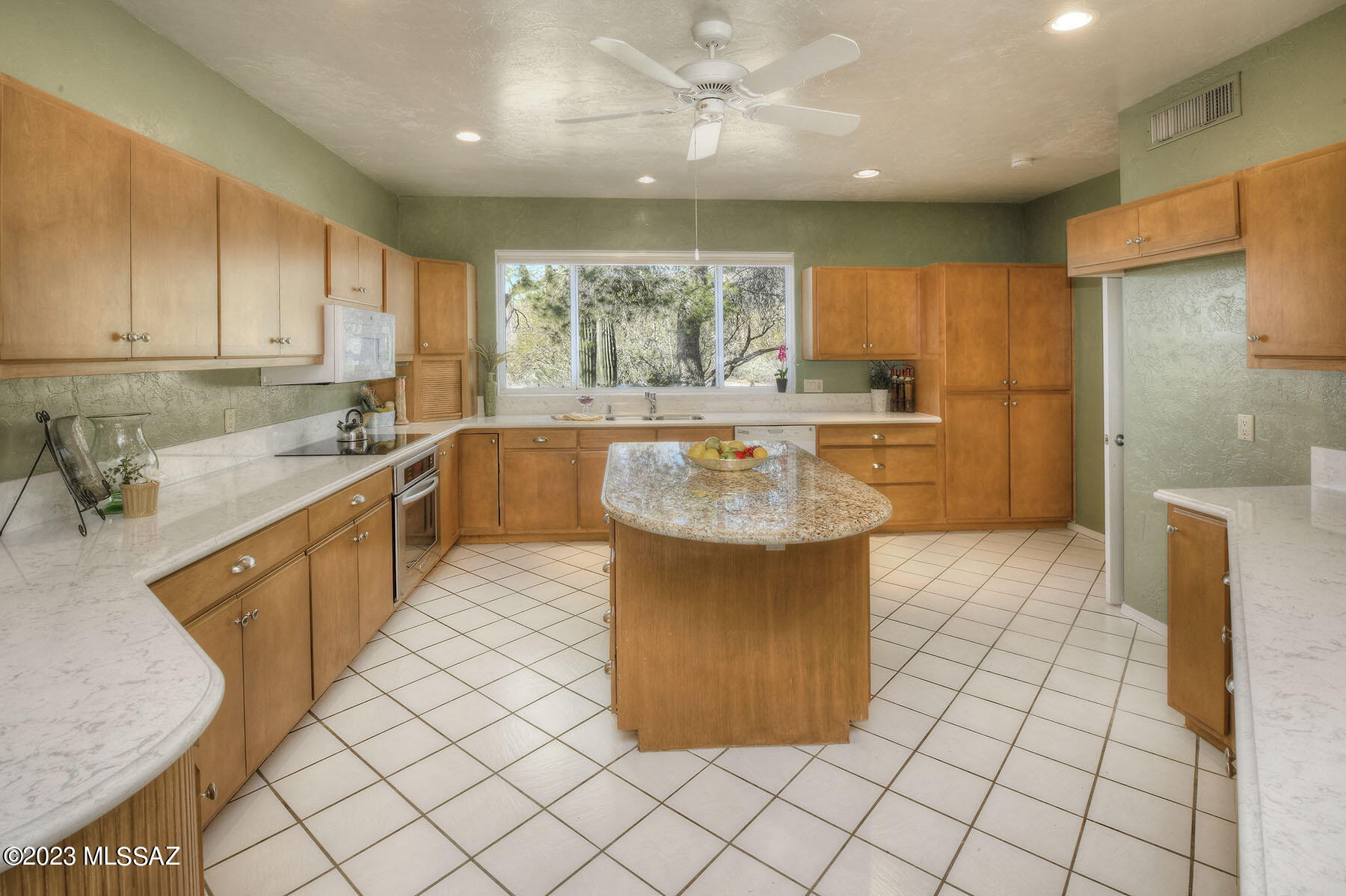 4910 N Avenida De Suzenu