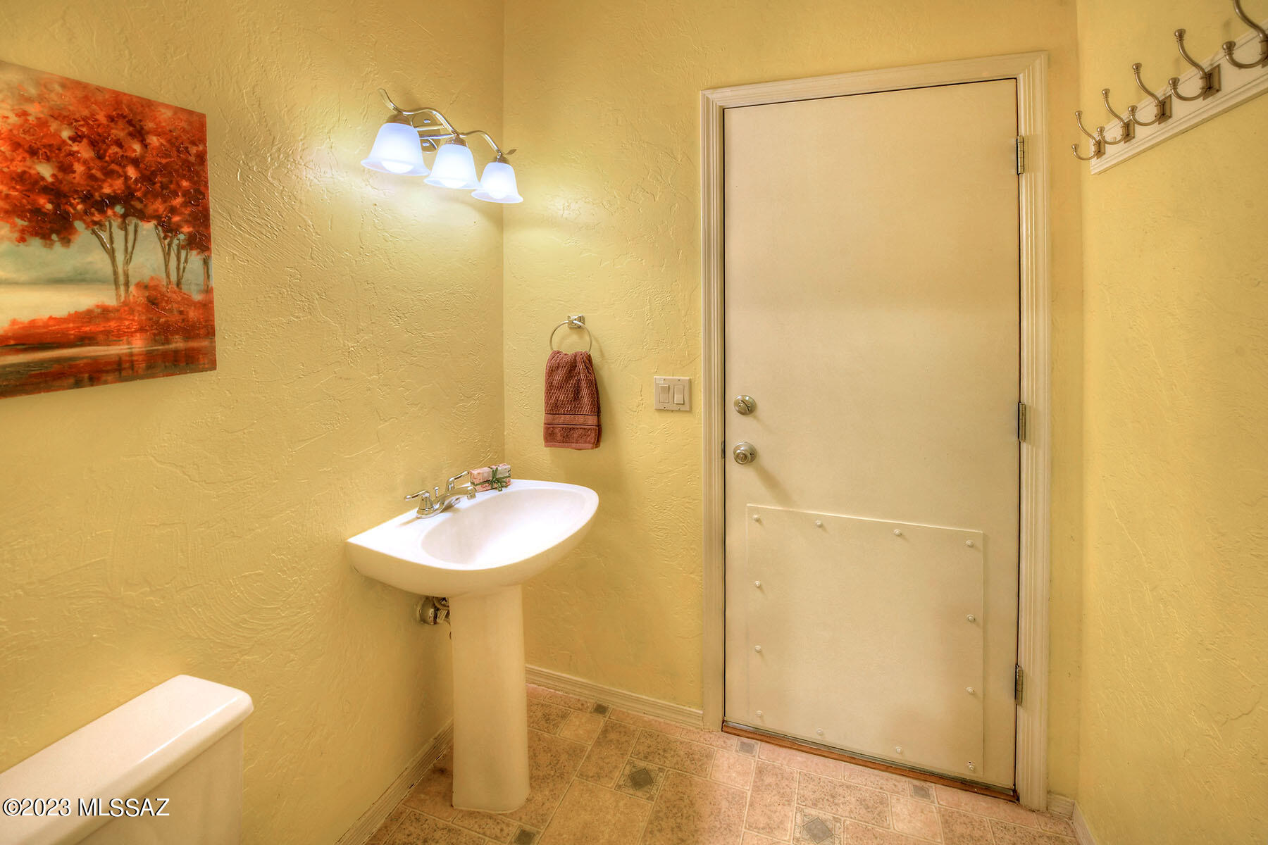 4910 N Avenida De Suzenu