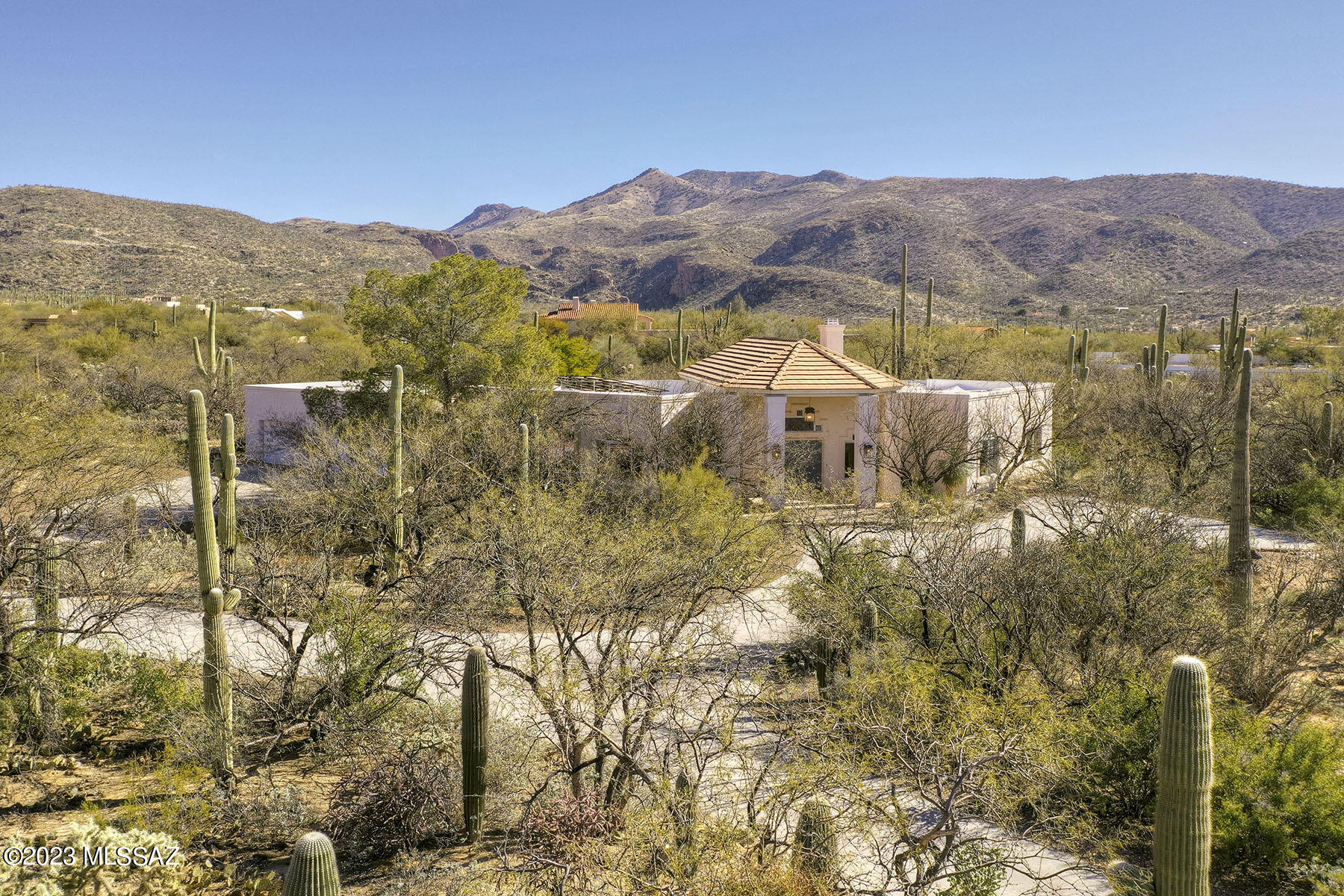 4910 N Avenida De Suzenu