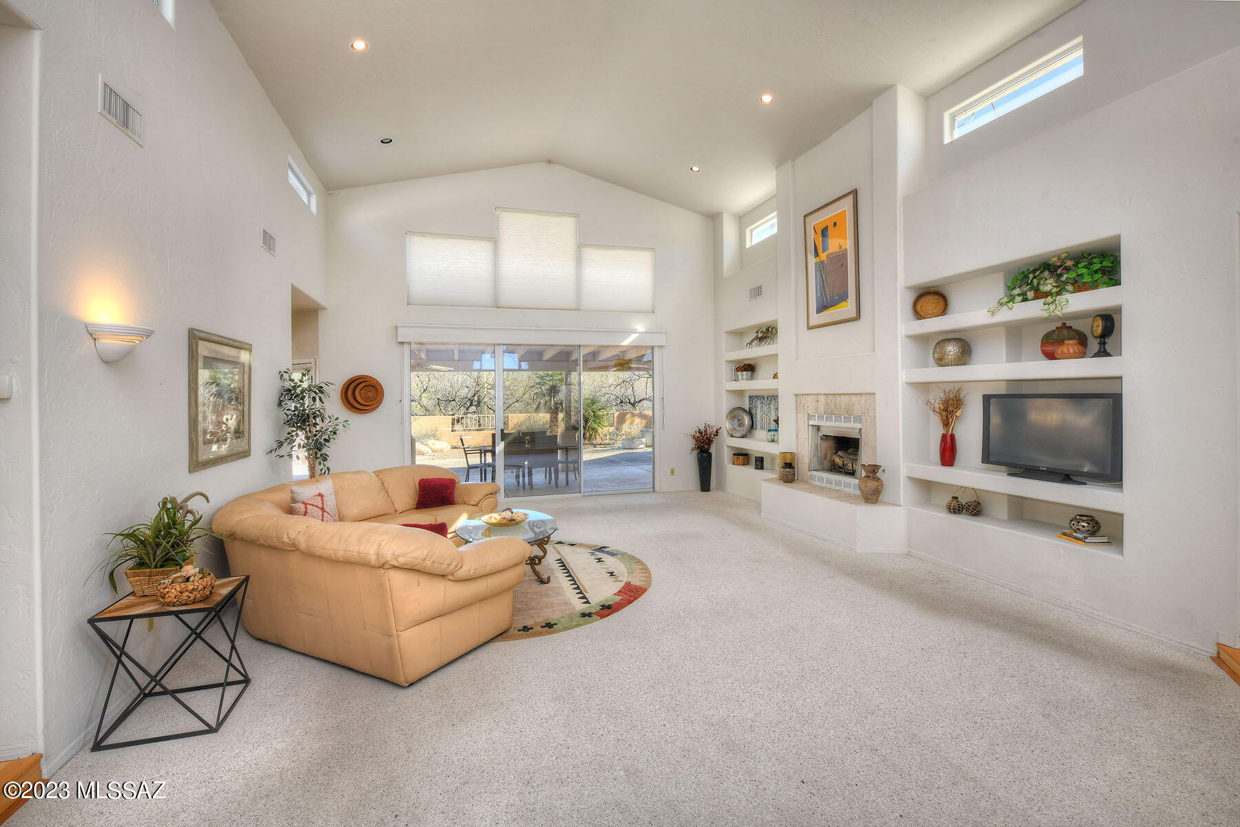 4910 N Avenida De Suzenu