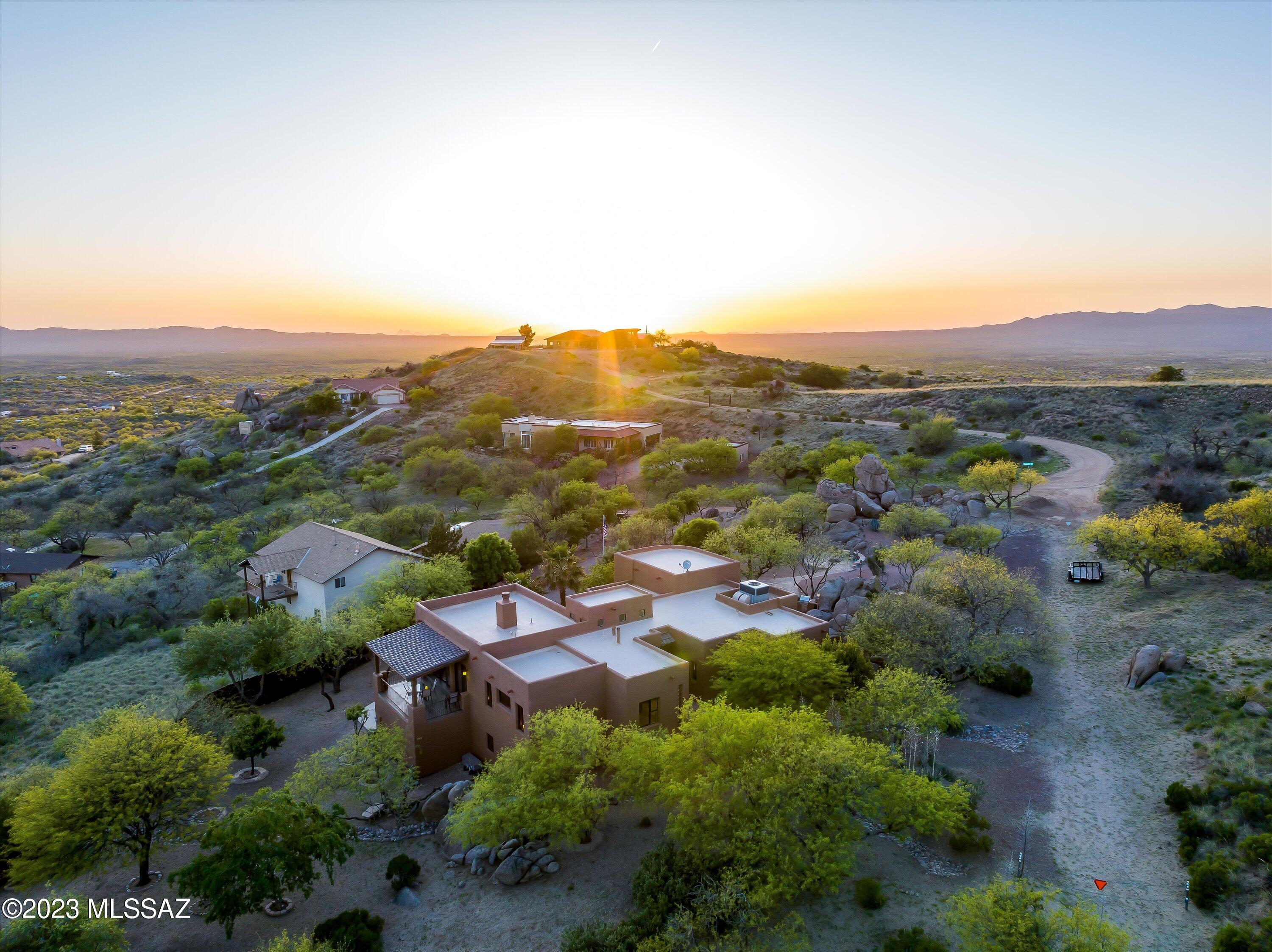 875 N Oakcliffe Court