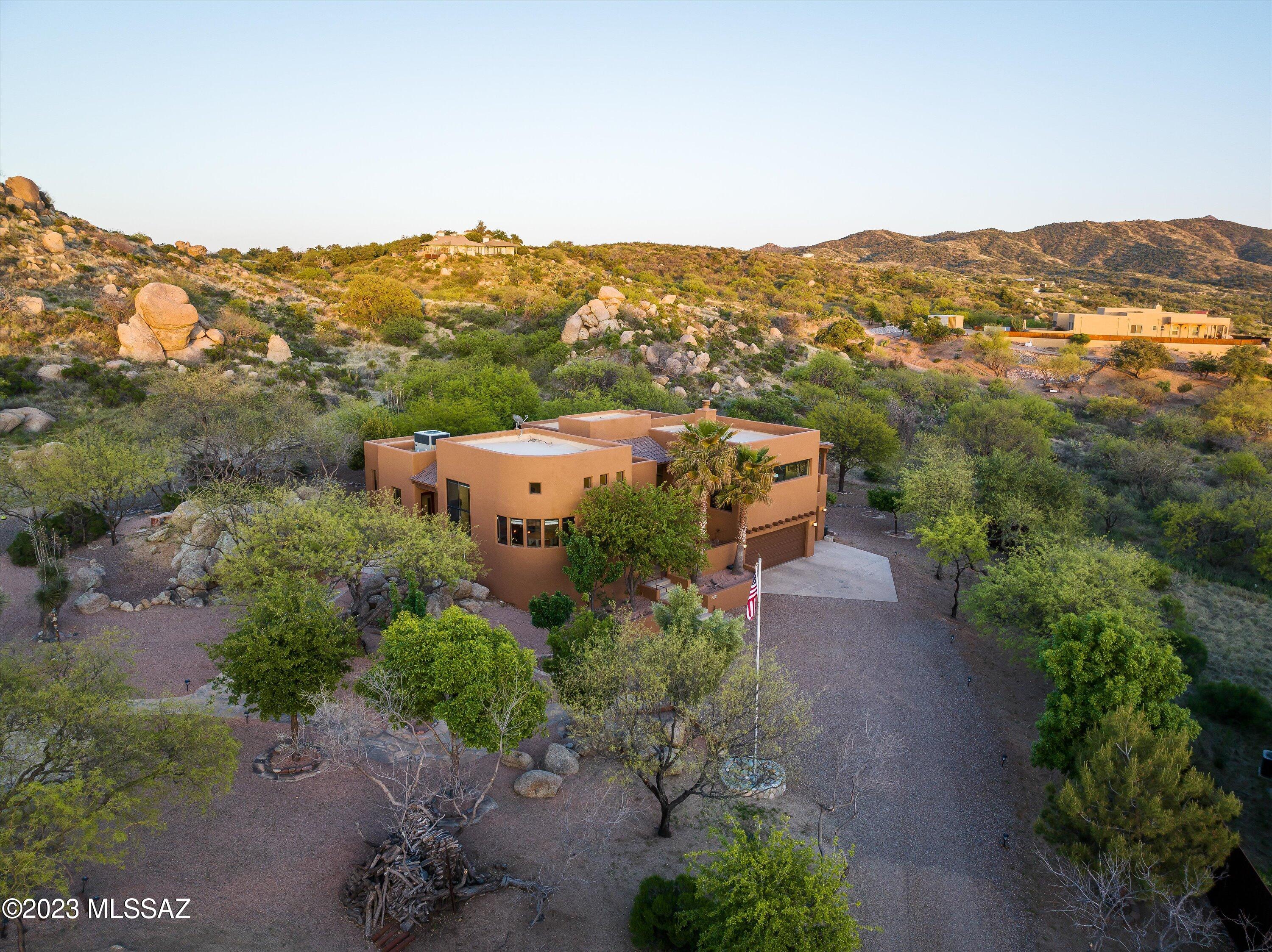 875 N Oakcliffe Court