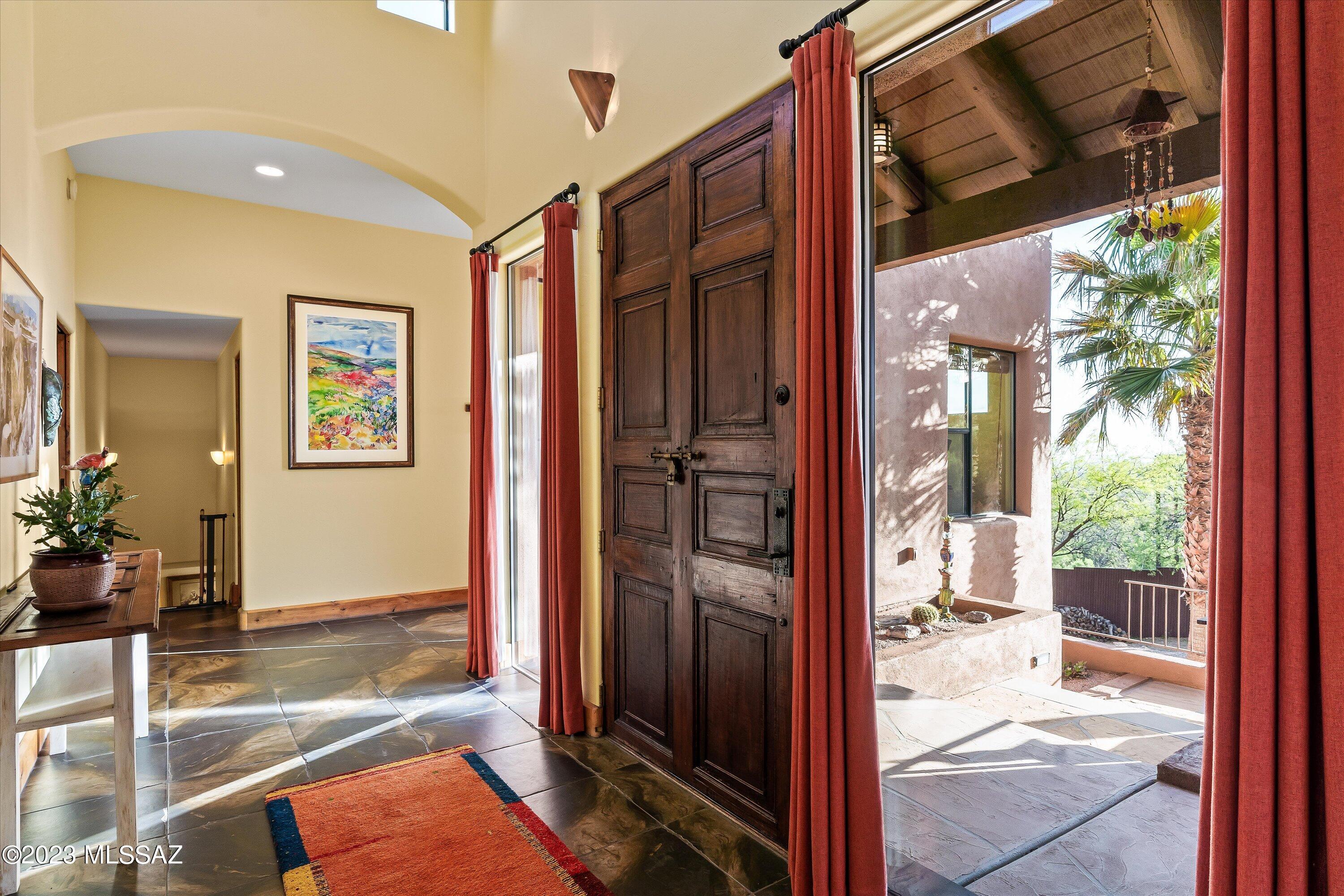 875 N Oakcliffe Court