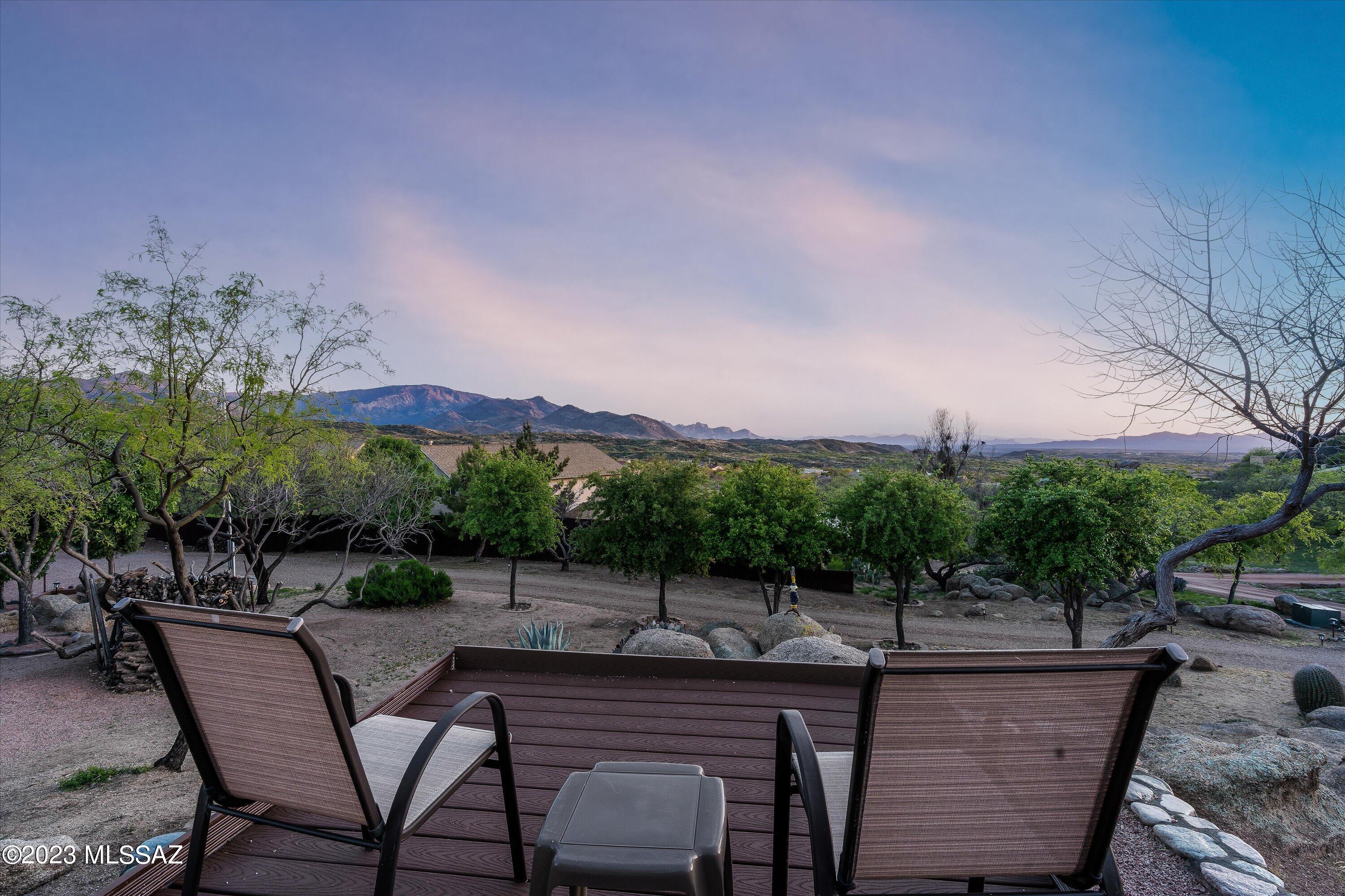 875 N Oakcliffe Court