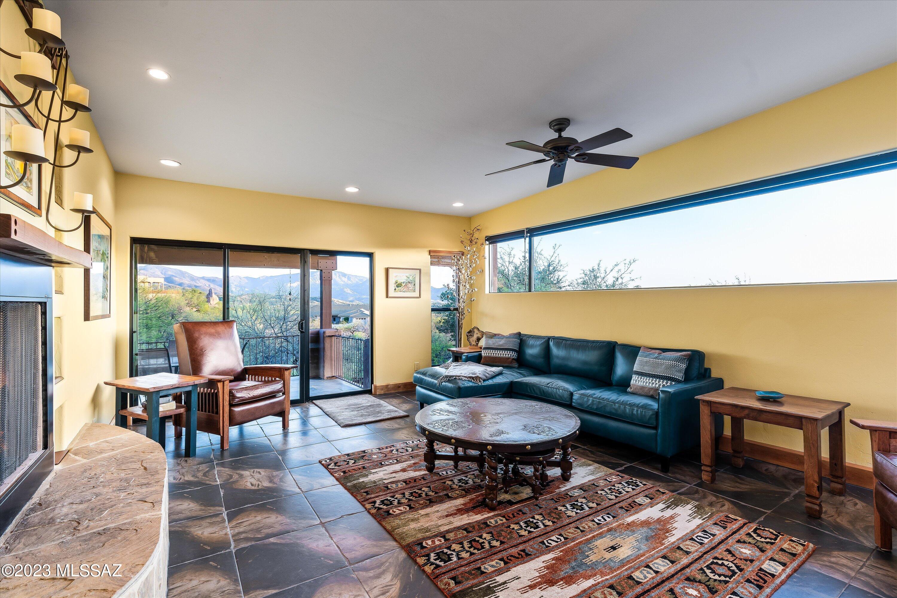 875 N Oakcliffe Court