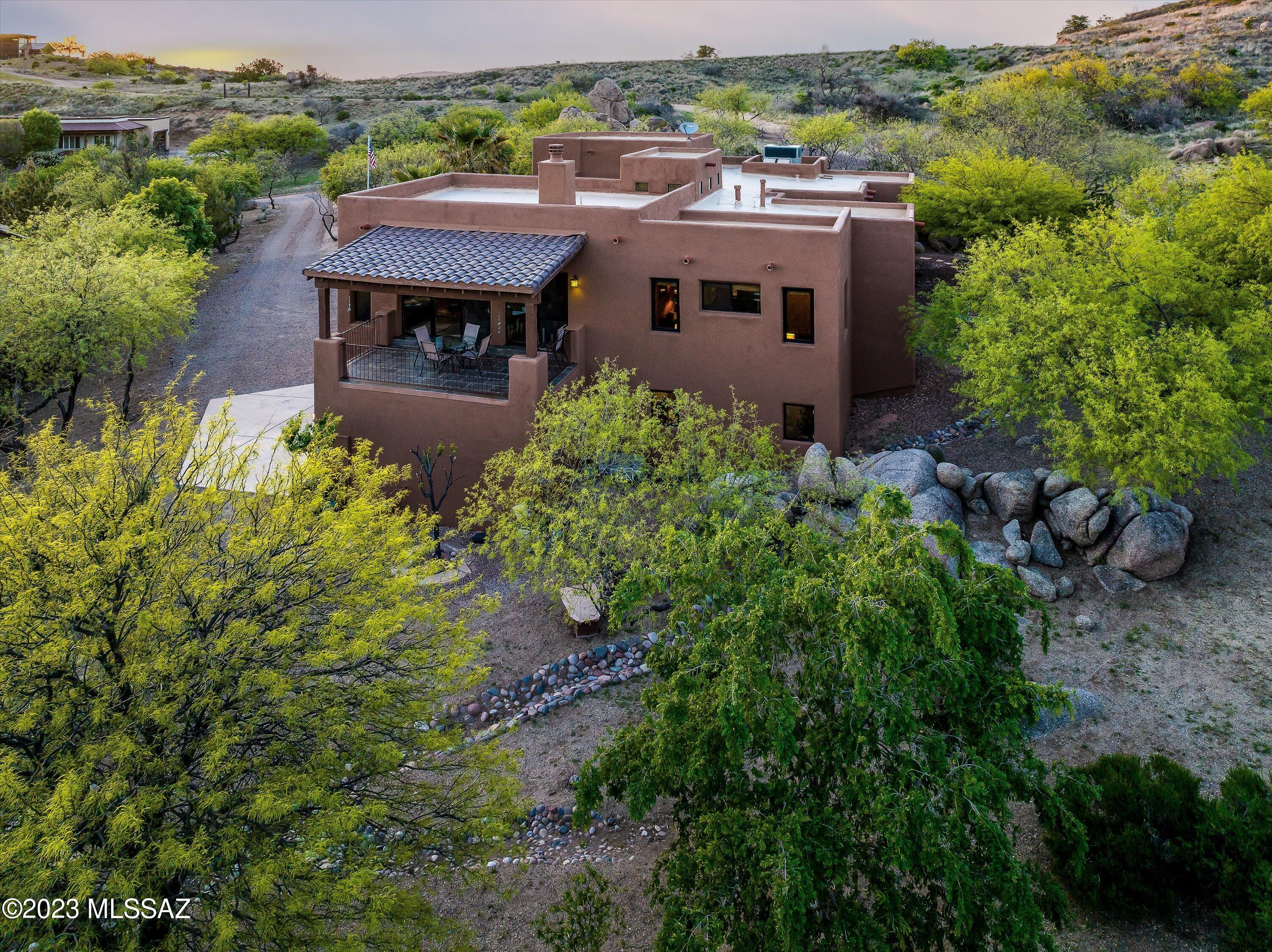 875 N Oakcliffe Court