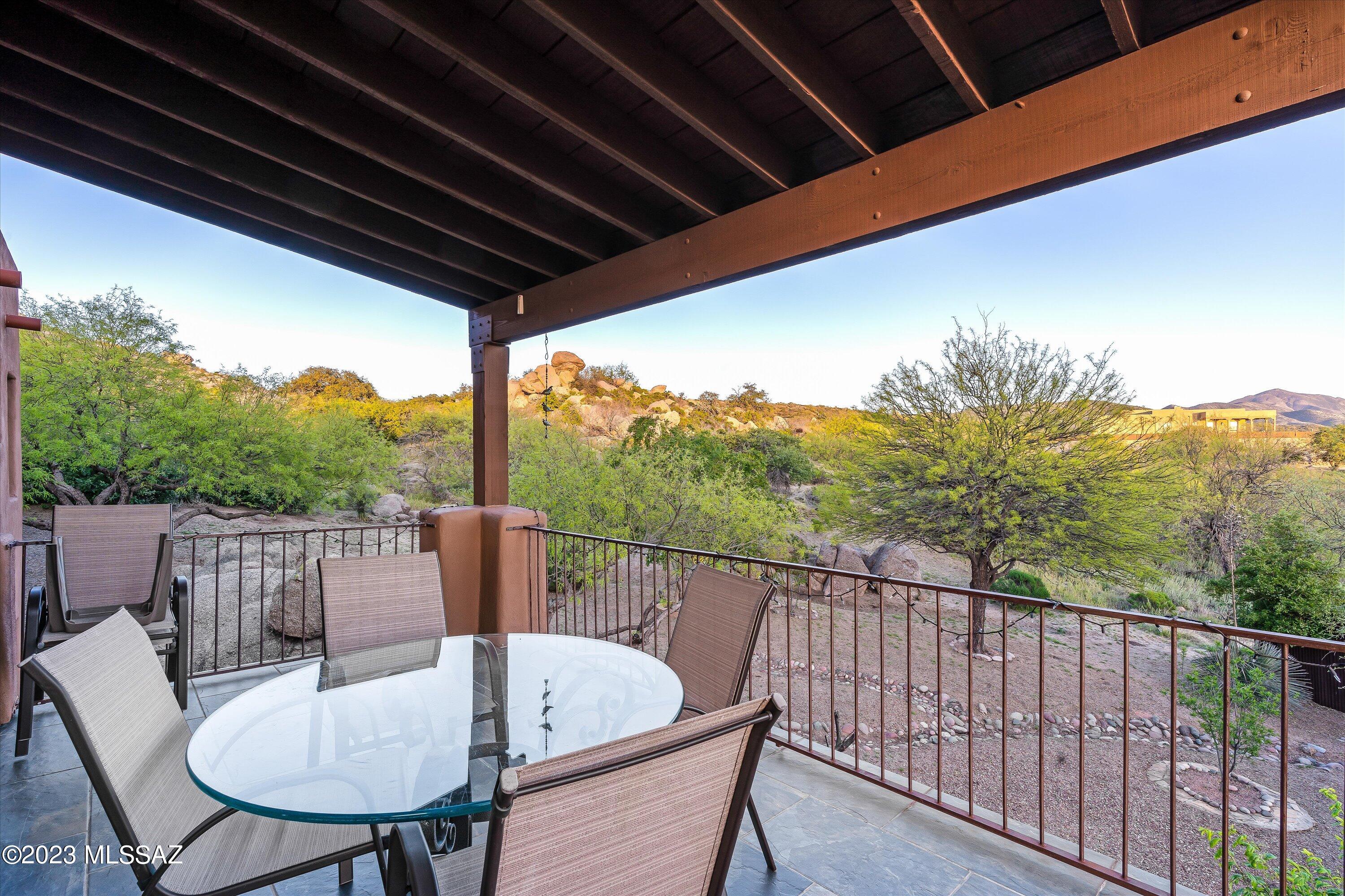 875 N Oakcliffe Court