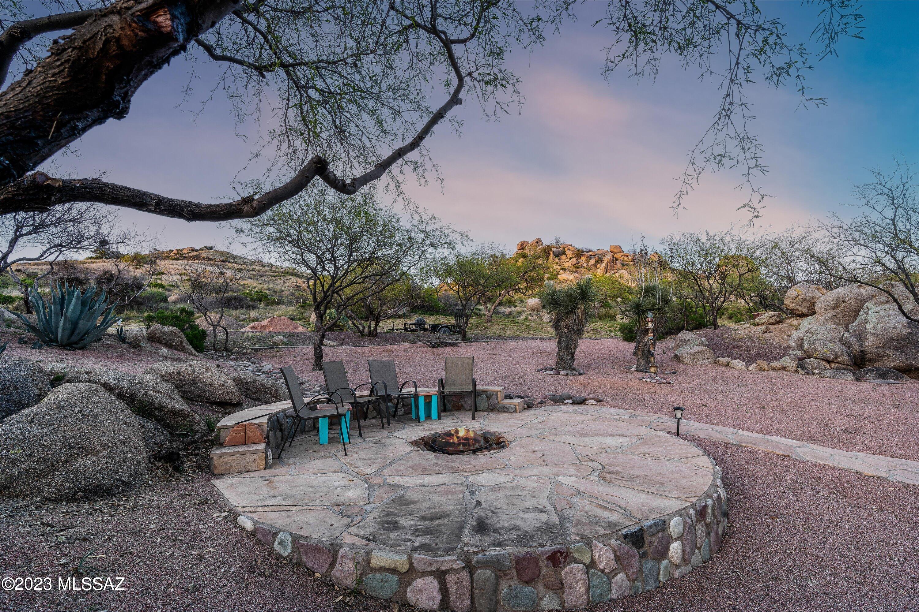 875 N Oakcliffe Court