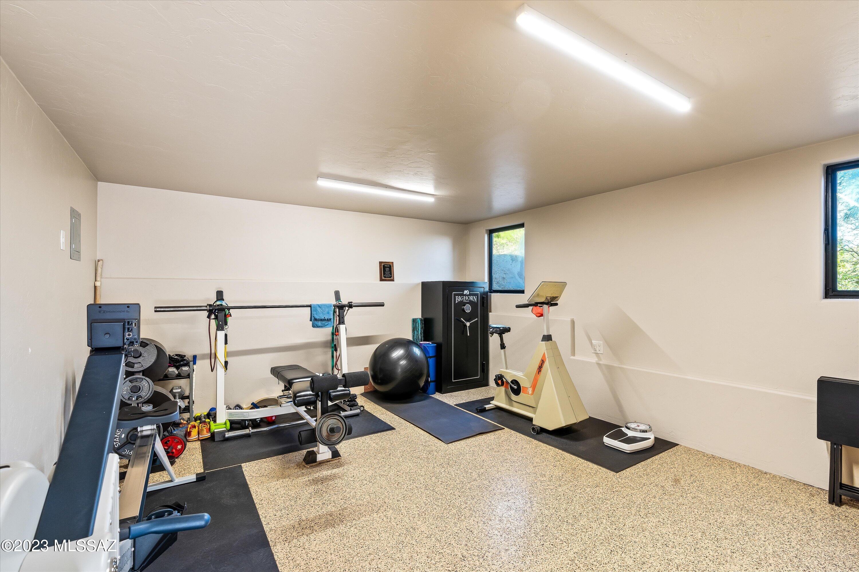 875 N Oakcliffe Court