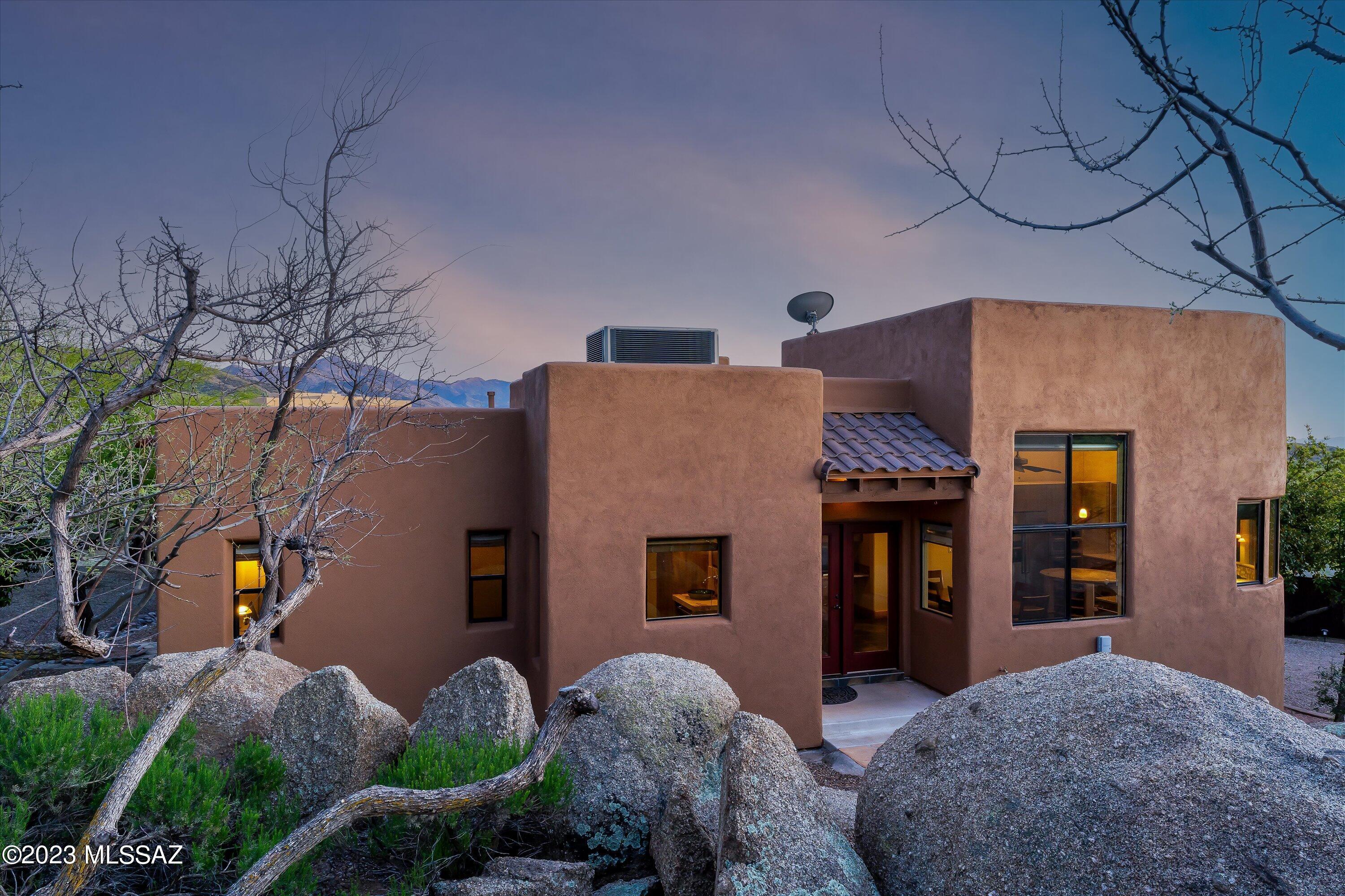 875 N Oakcliffe Court