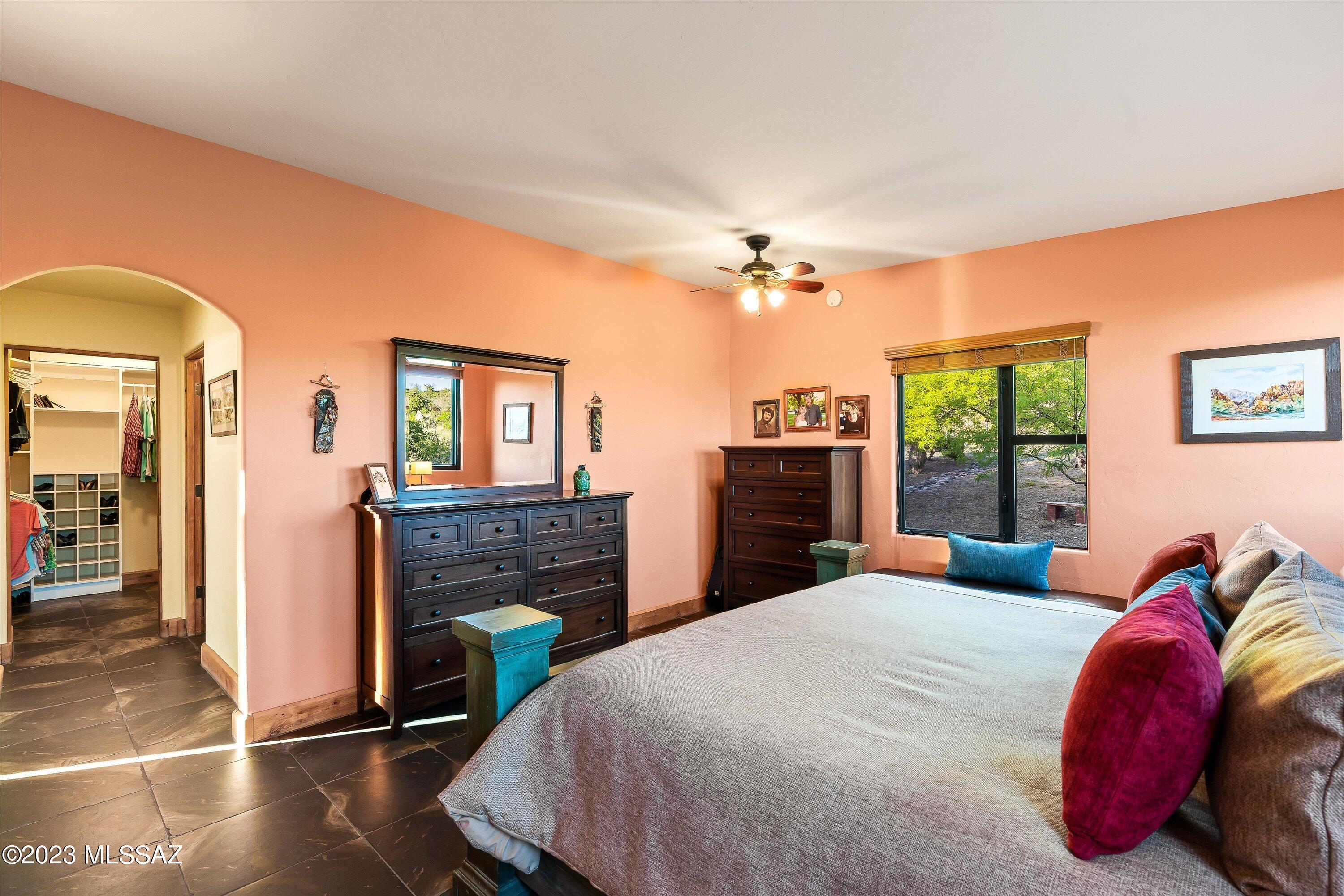 875 N Oakcliffe Court