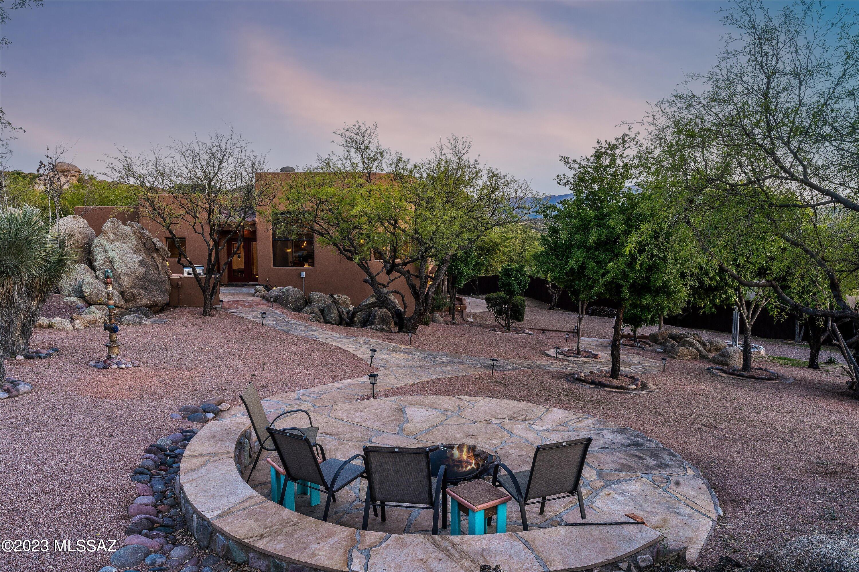 875 N Oakcliffe Court