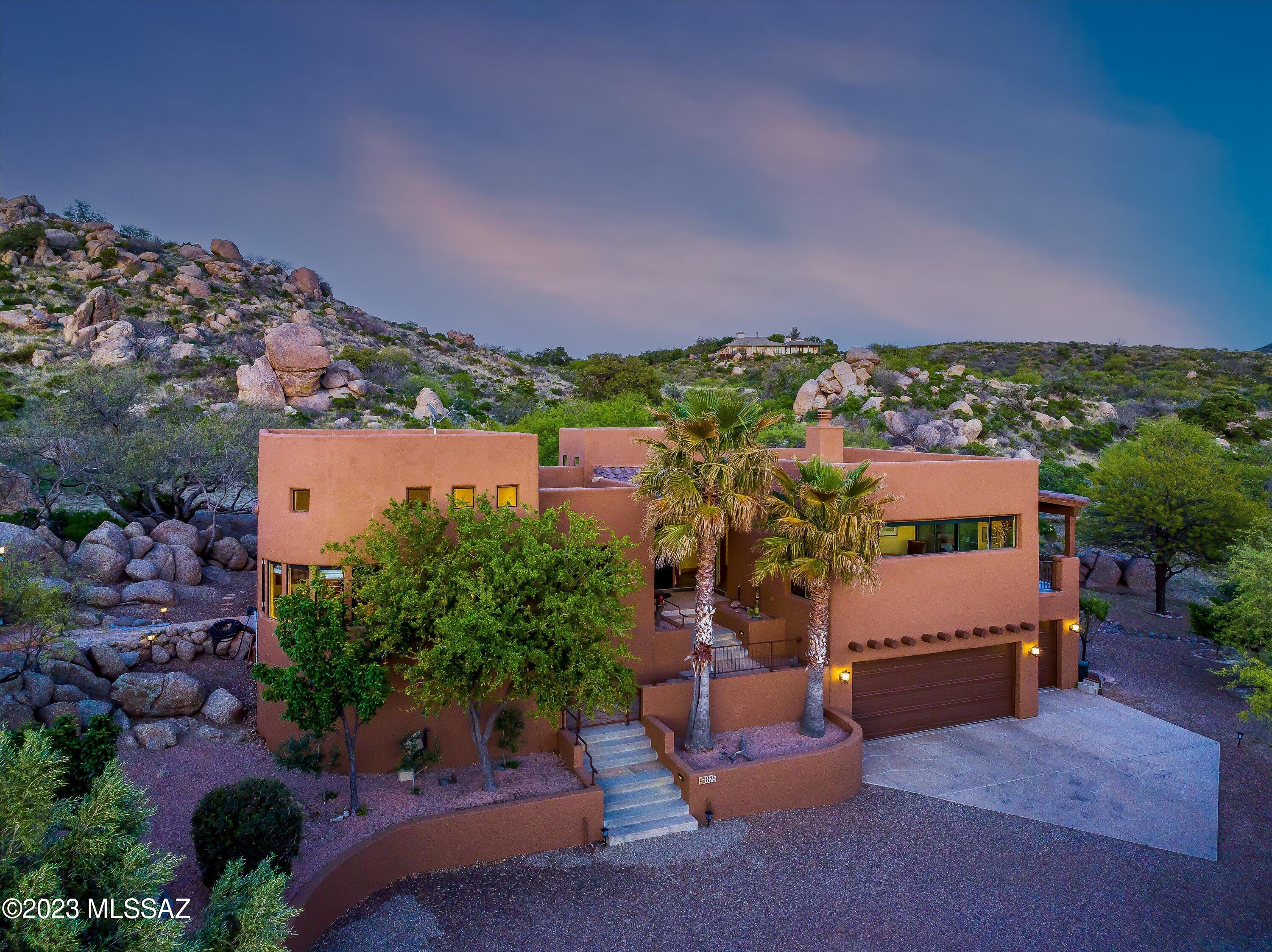 875 N Oakcliffe Court