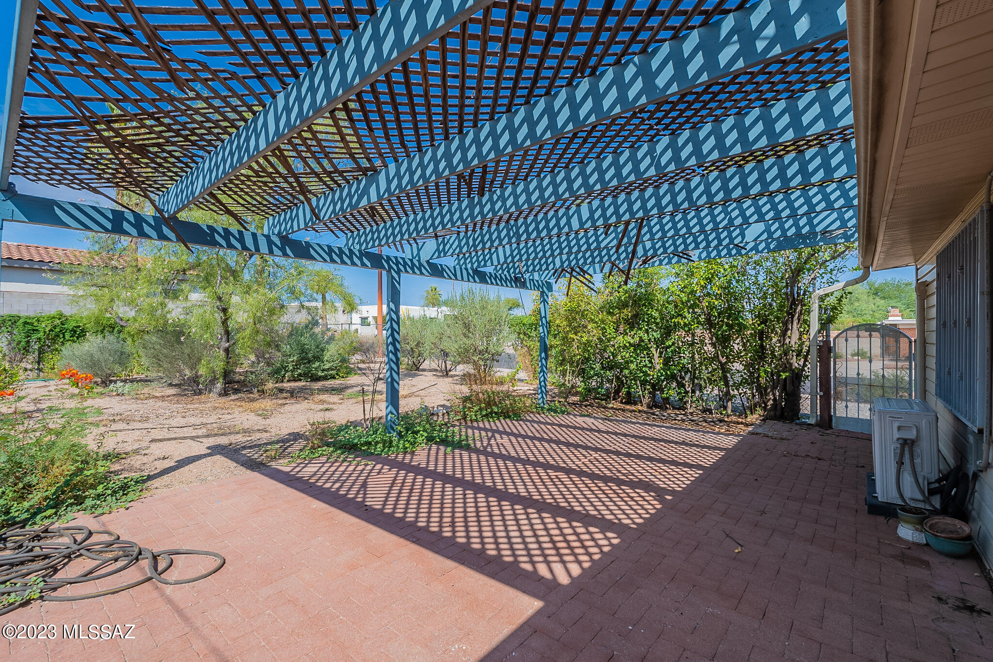 2225 N Hampton Street