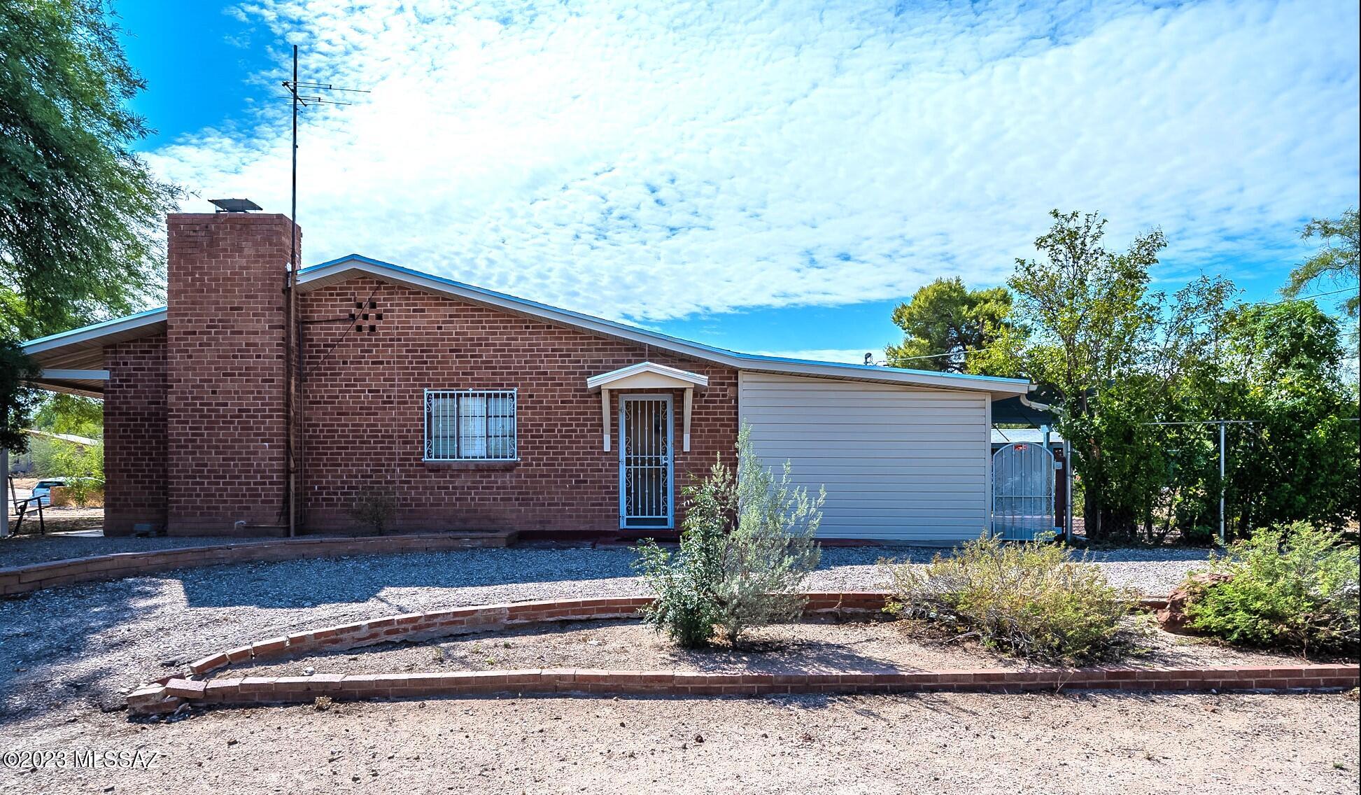 2225 N Hampton Street