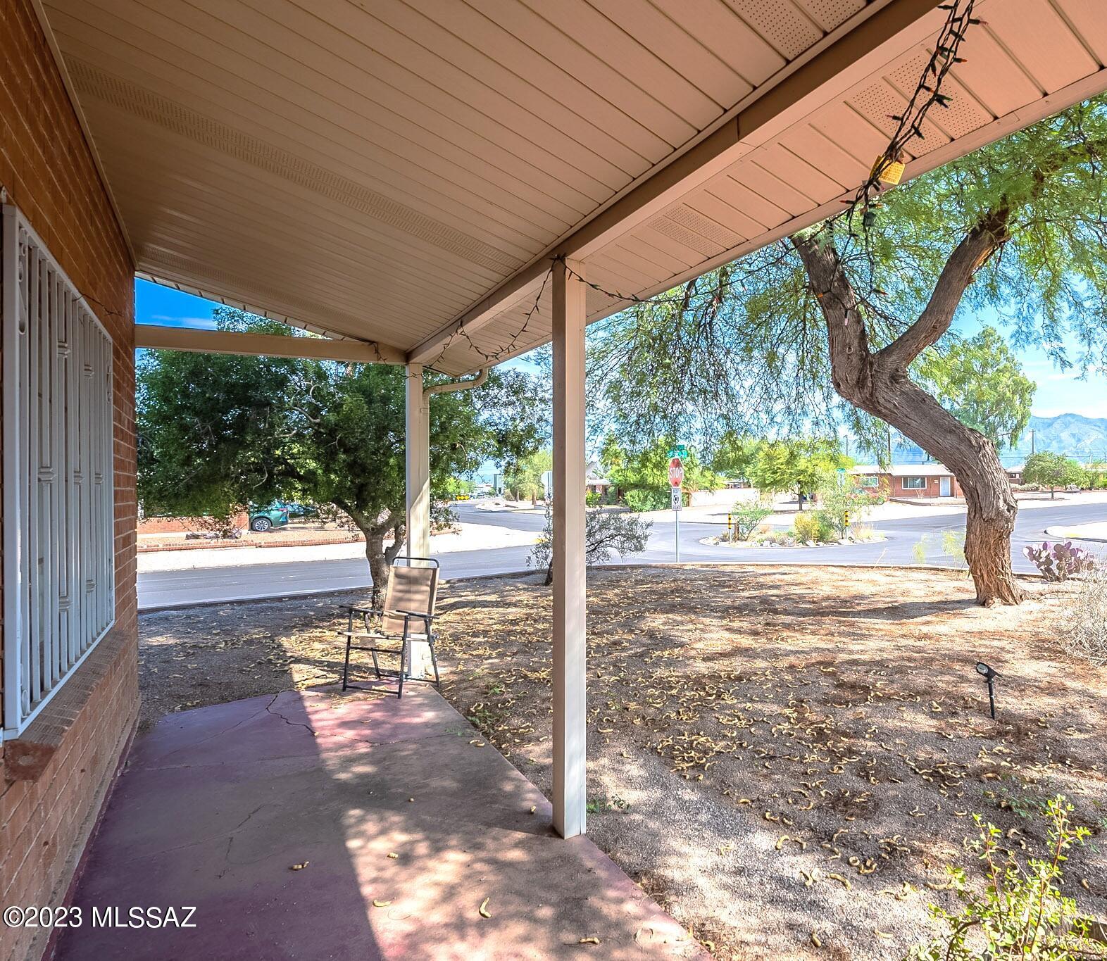 2225 N Hampton Street