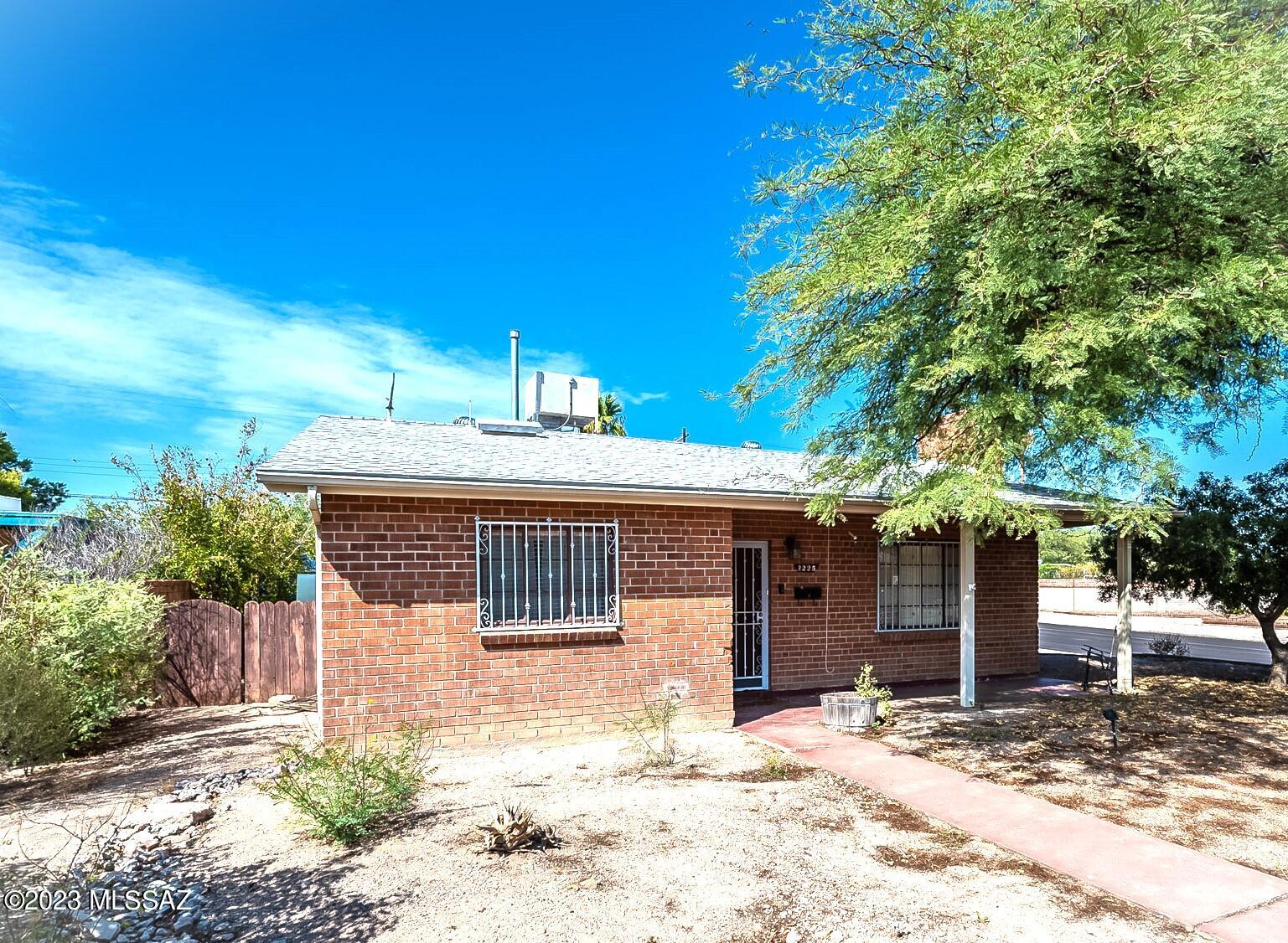 2225 N Hampton Street