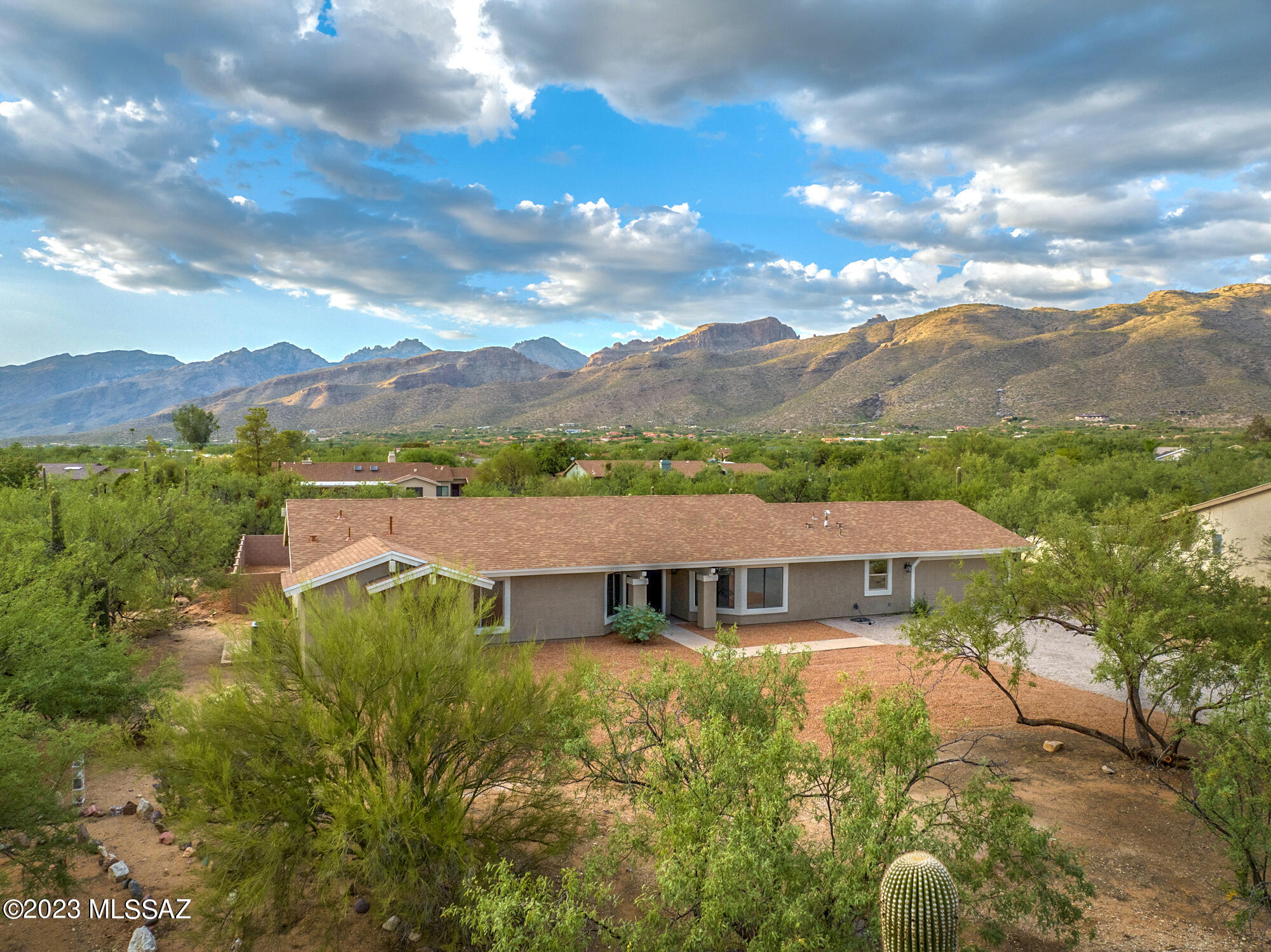 4611 N Shinumo Drive