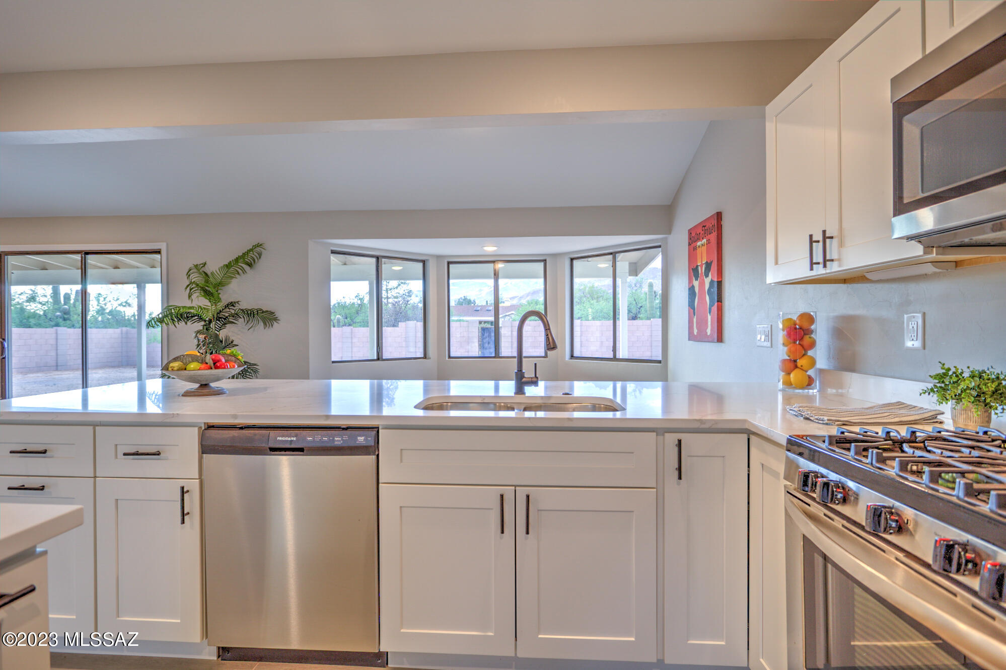 4611 N Shinumo Drive