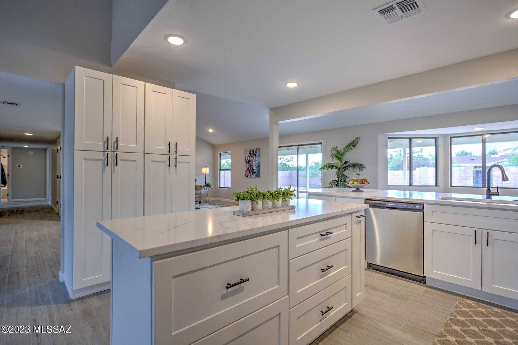 4611 N Shinumo Drive