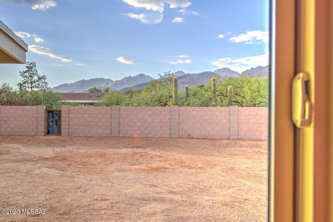 4611 N Shinumo Drive