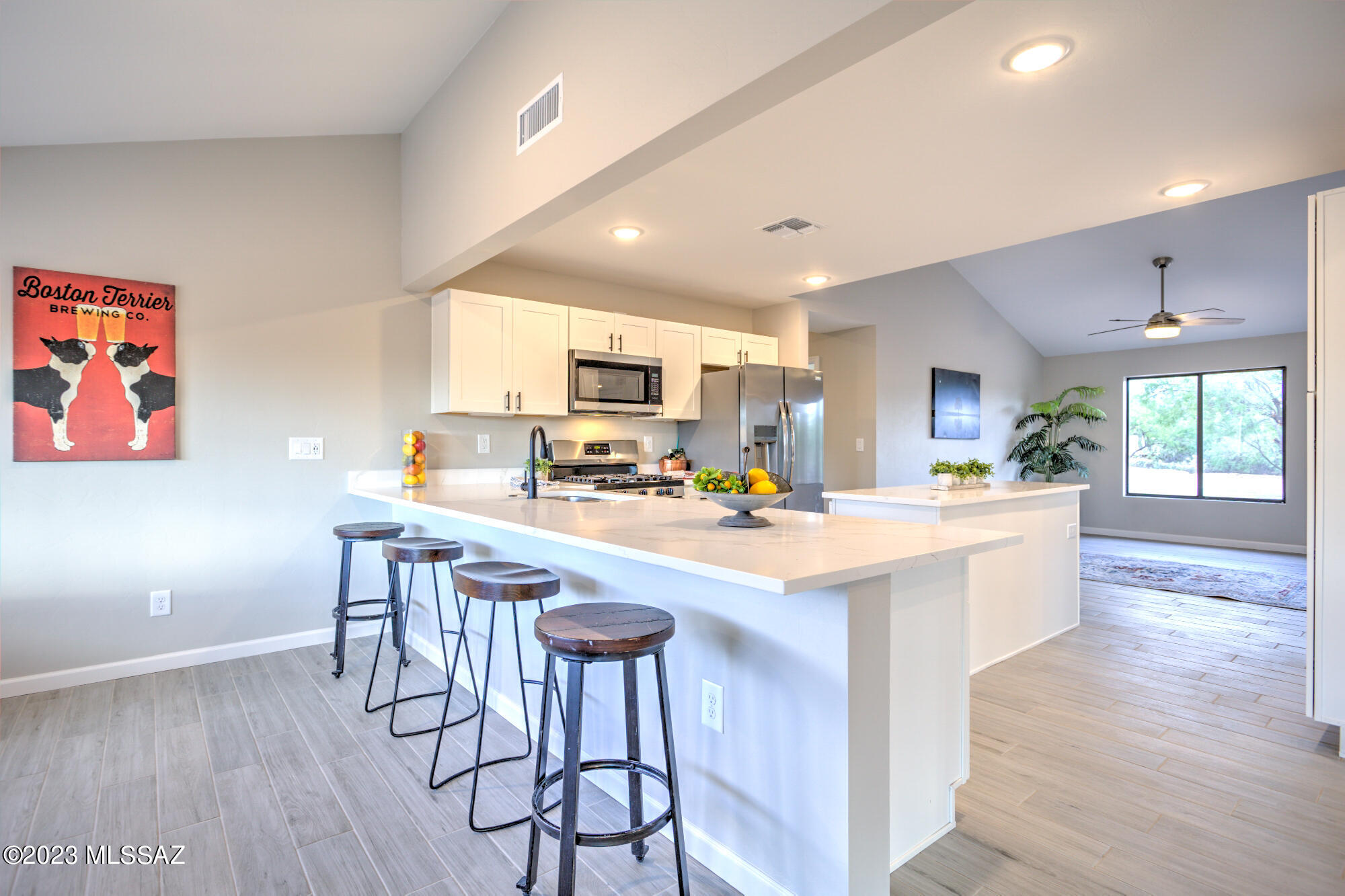 4611 N Shinumo Drive