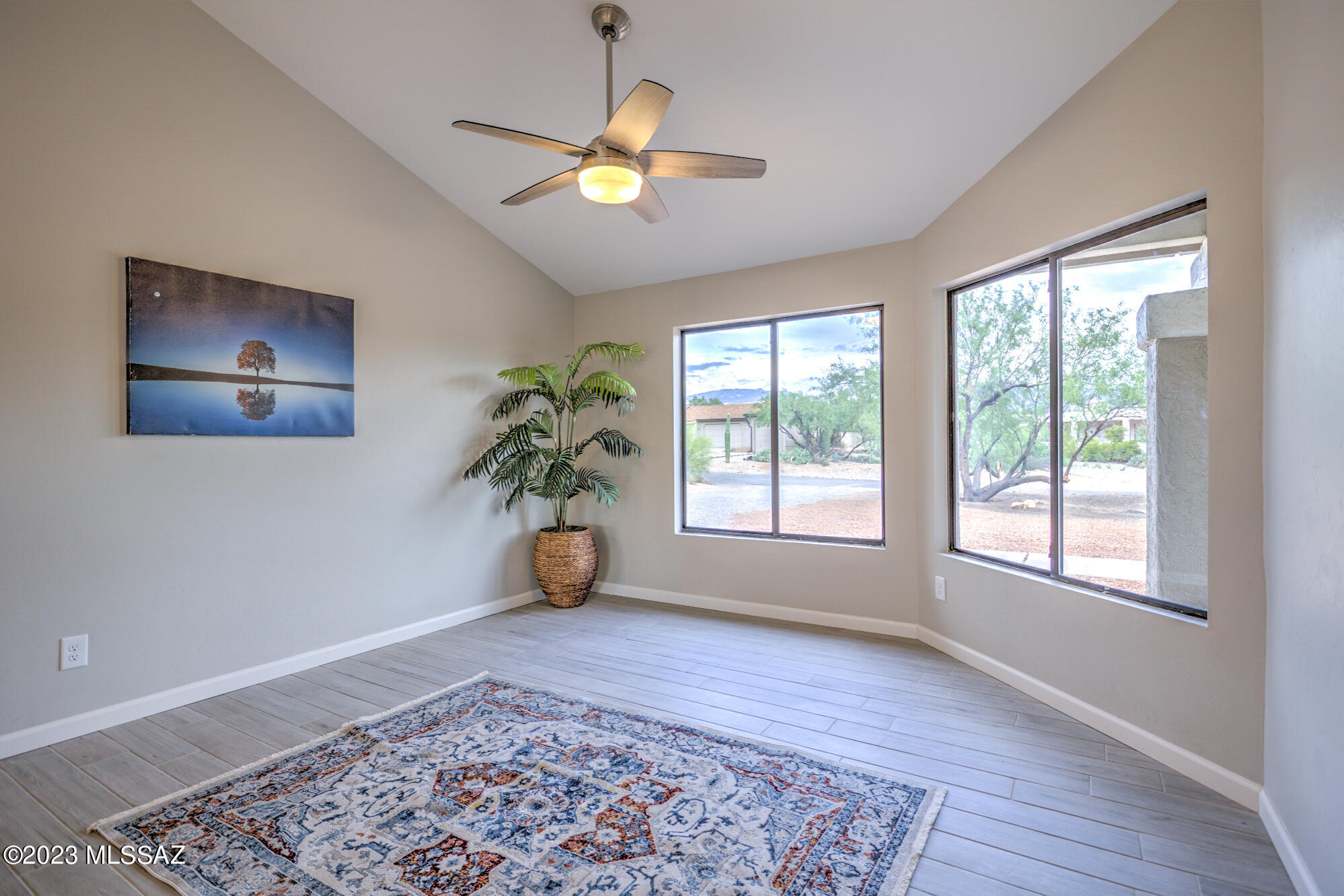 4611 N Shinumo Drive