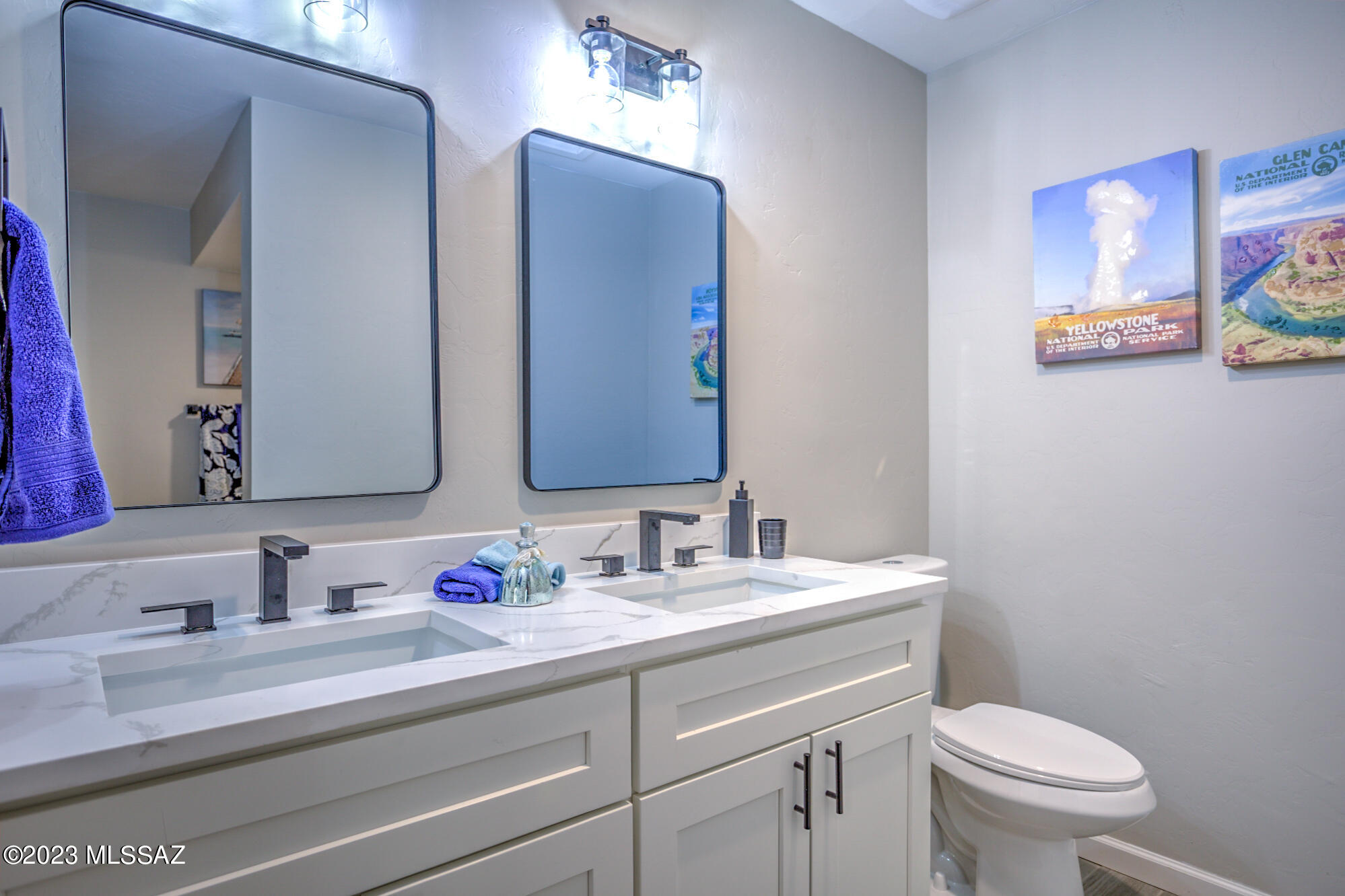 4611 N Shinumo Drive