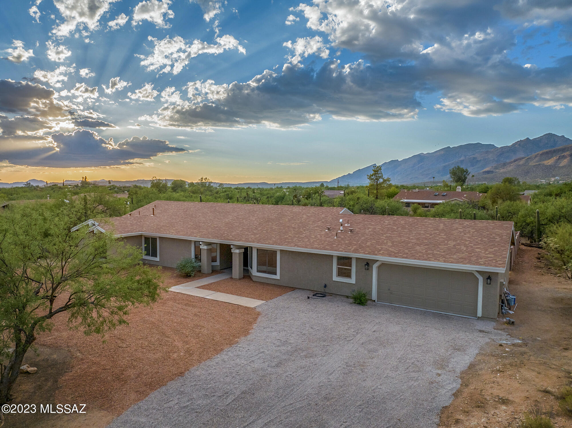 4611 N Shinumo Drive