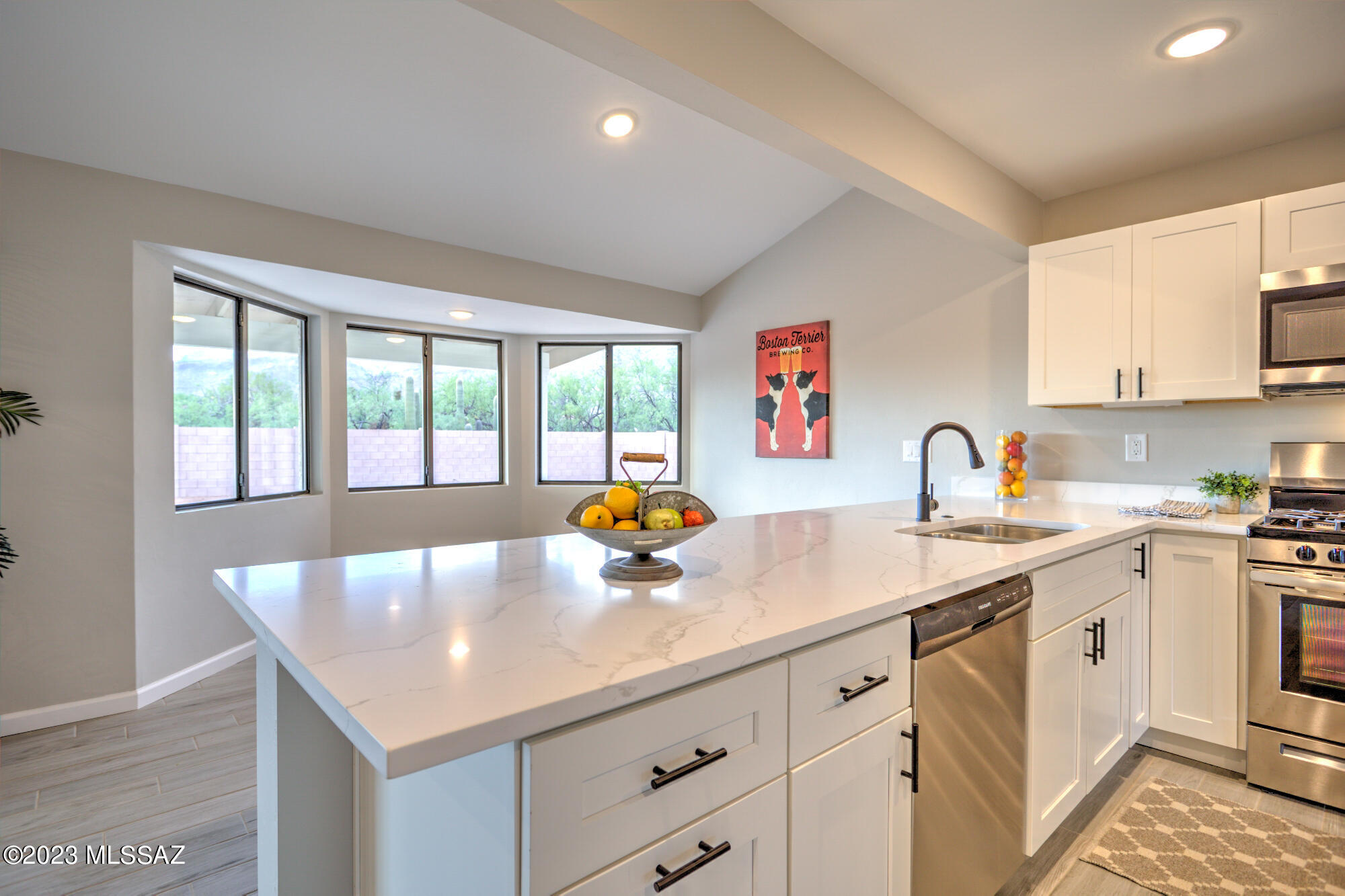 4611 N Shinumo Drive