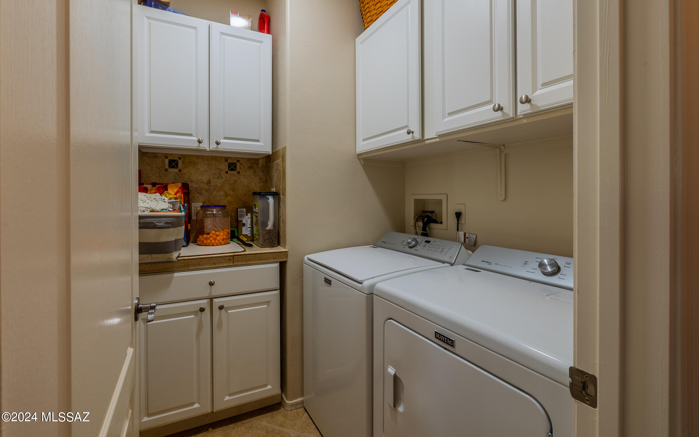 3664 E Northern Dancer Road