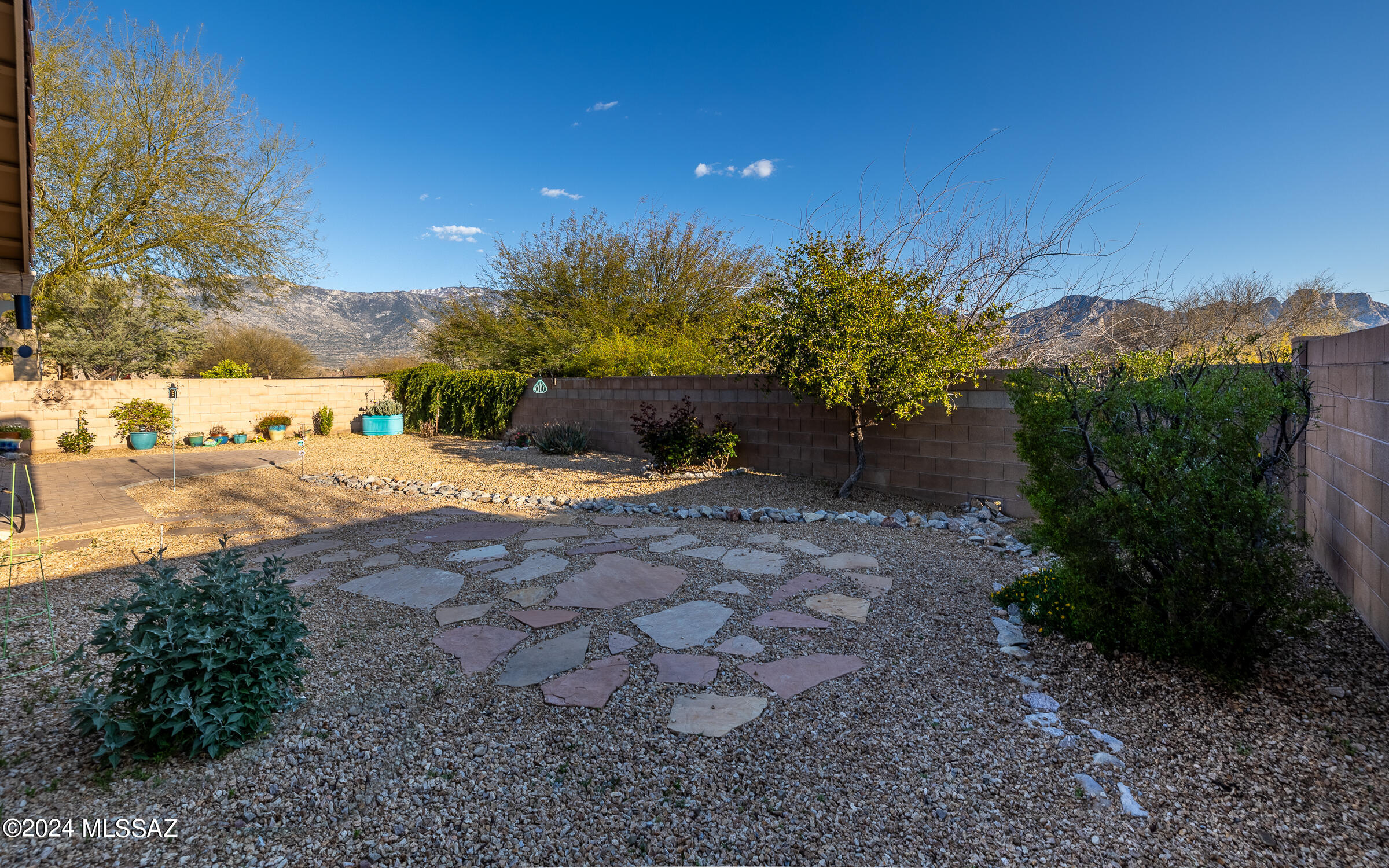 3664 E Northern Dancer Road