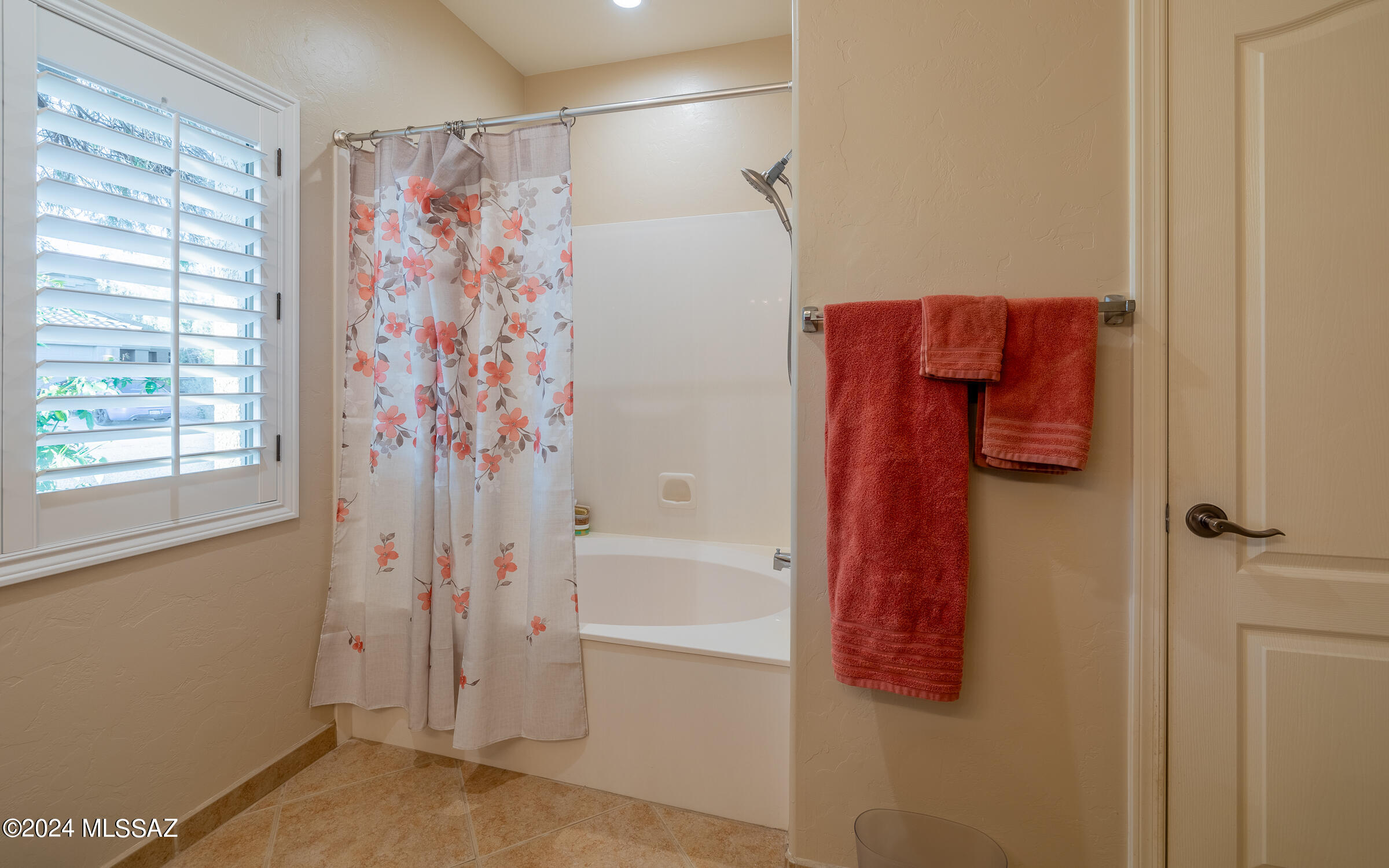 3664 E Northern Dancer Road