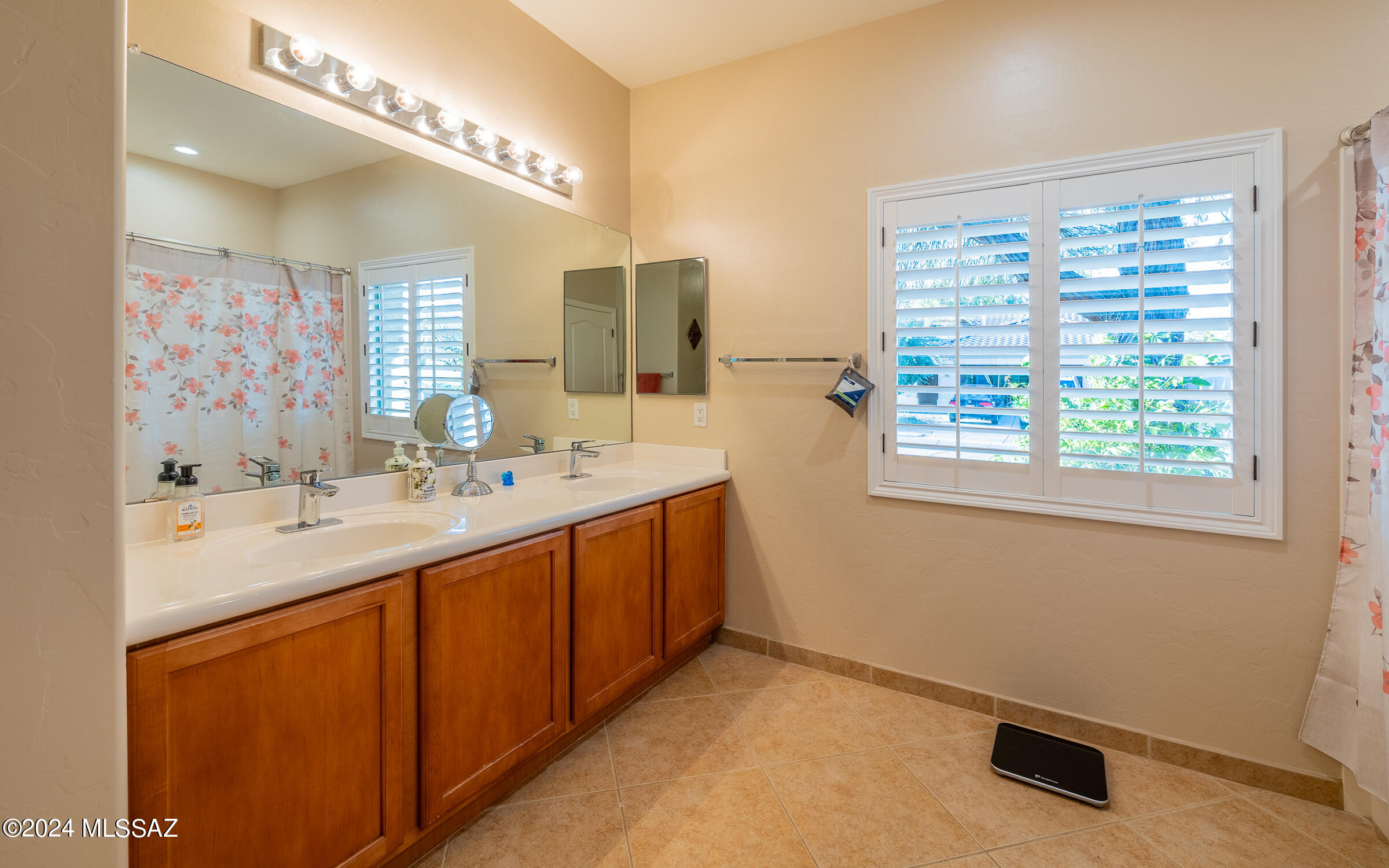 3664 E Northern Dancer Road