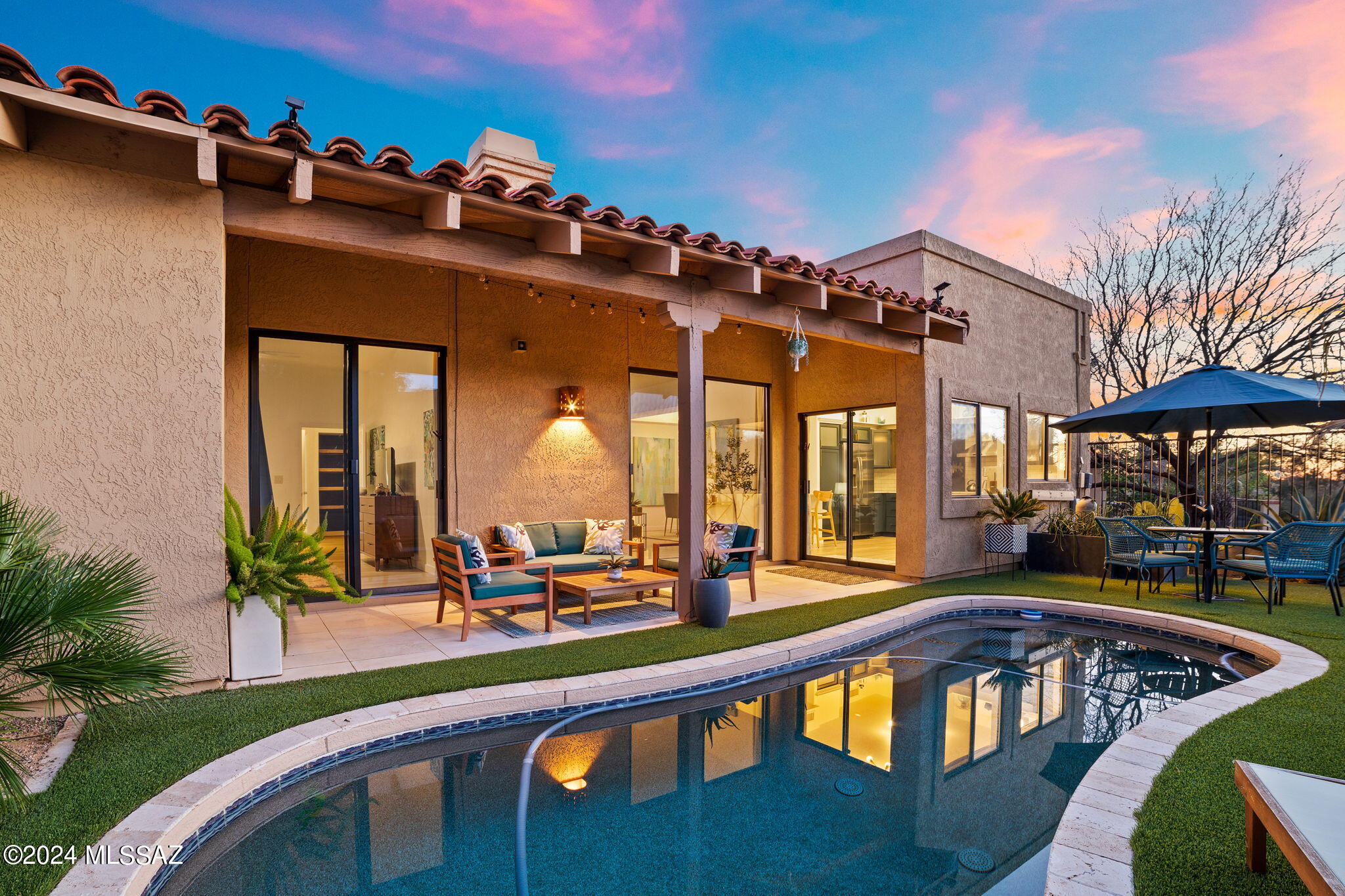 841 E Camino Corrida