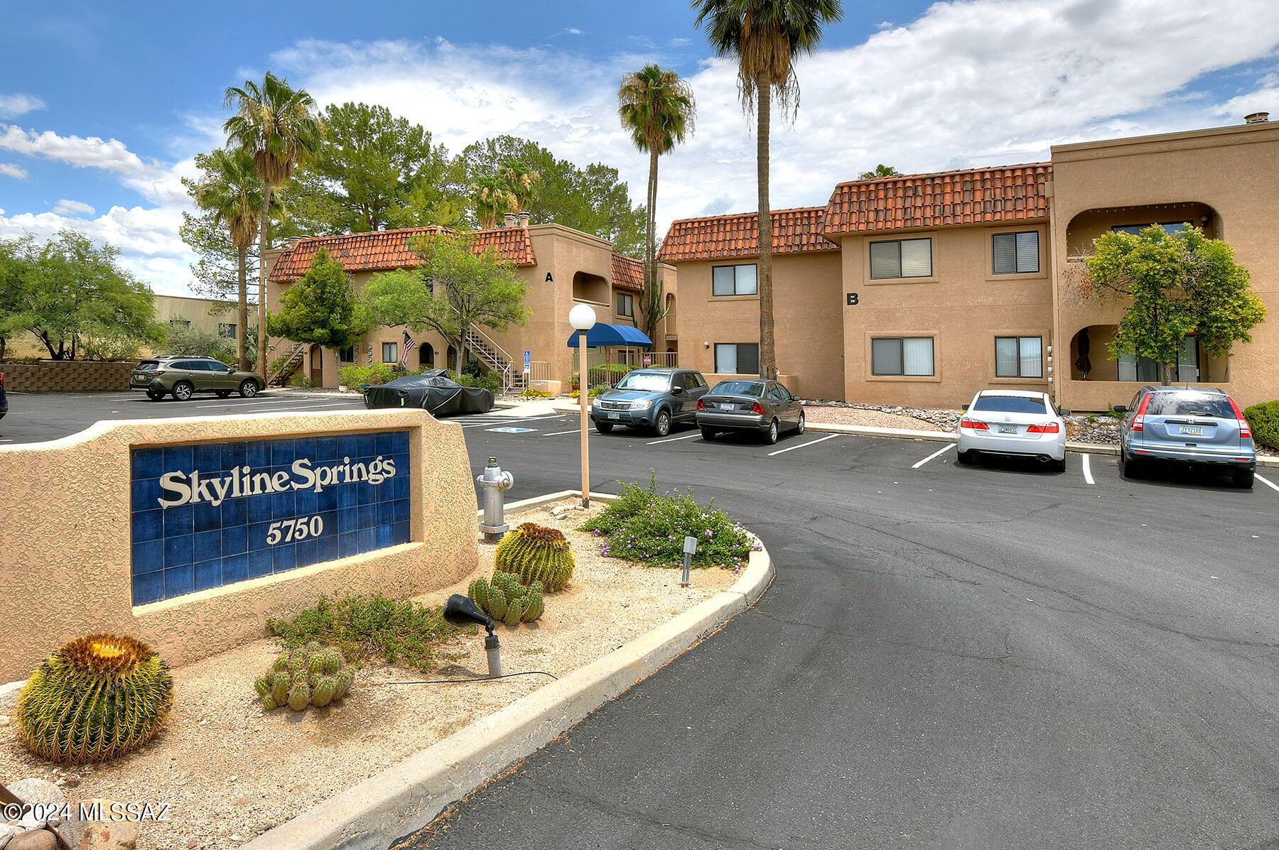 5750 N Camino Esplendora Unit: 224