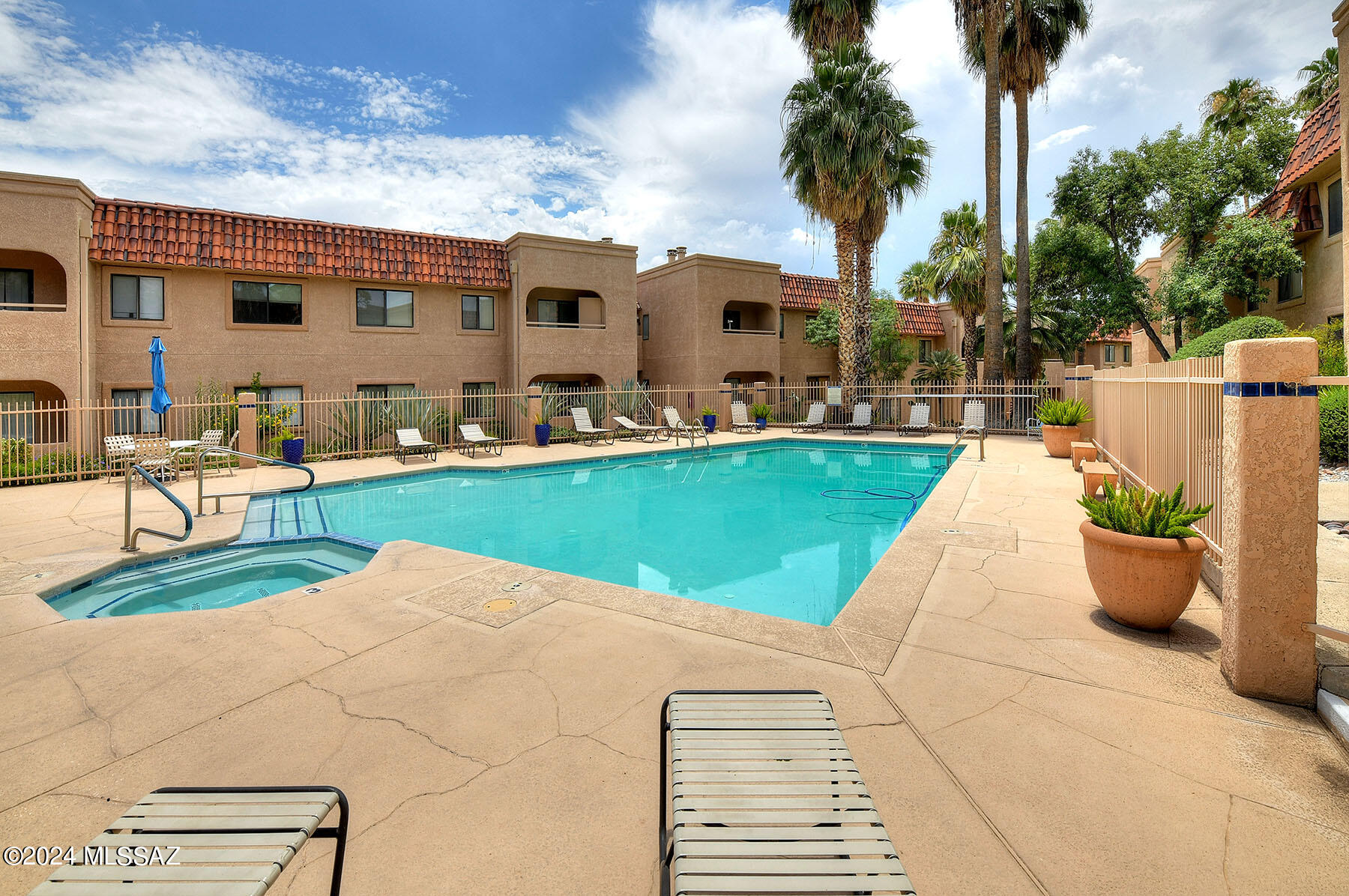 5750 N Camino Esplendora Unit: 224