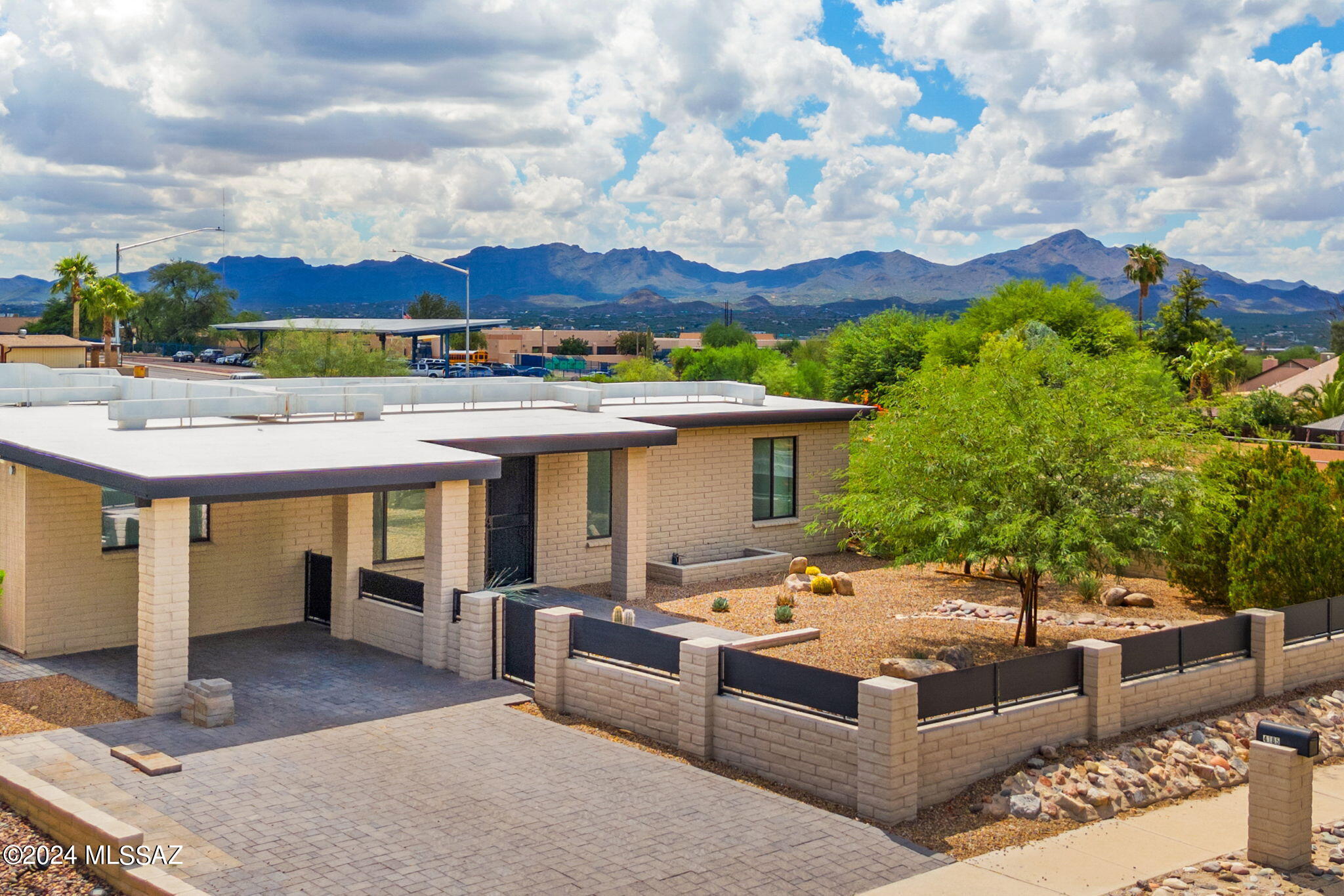 4185 W Sandarac Street