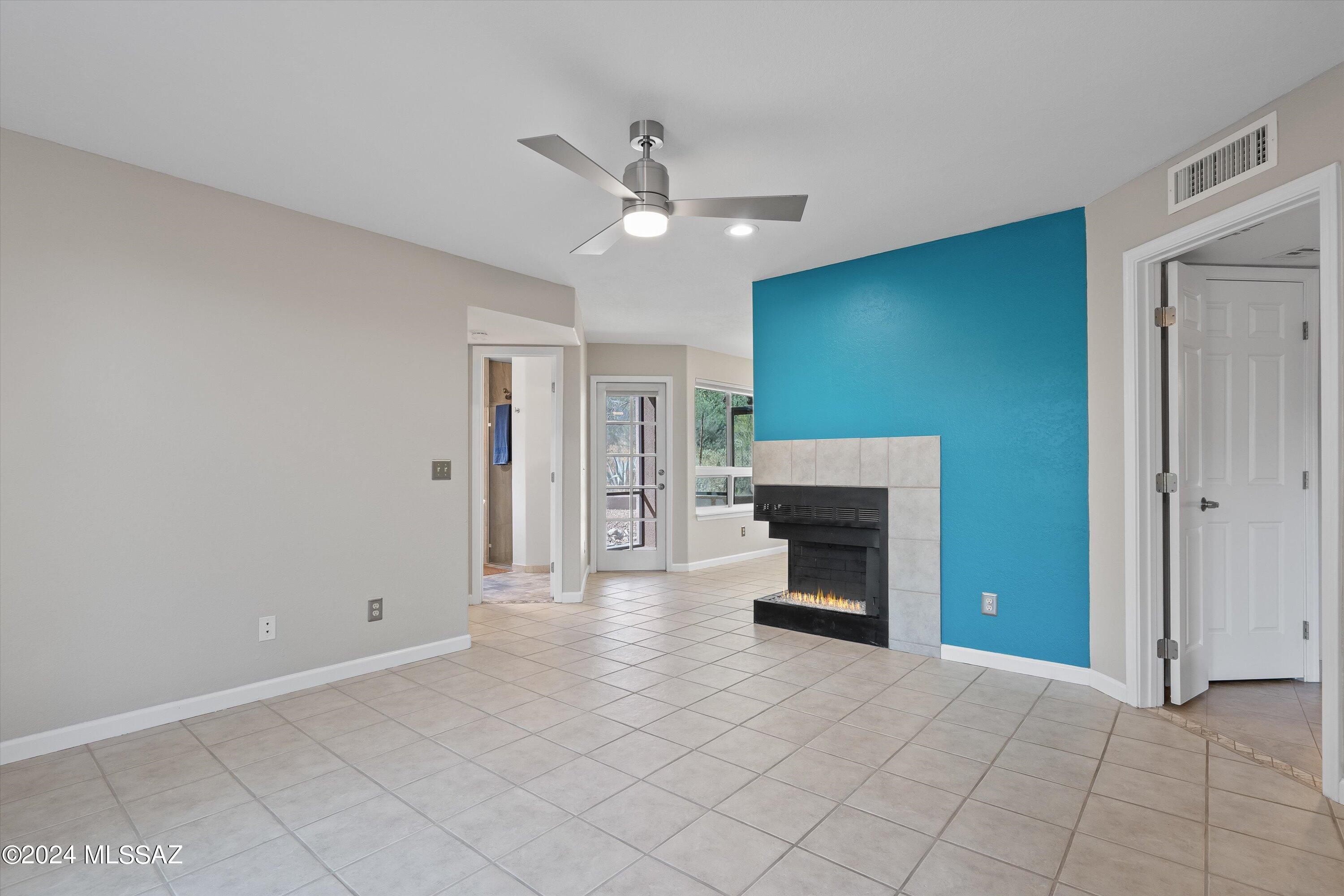 6655 N Canyon Crest Drive Unit: 9152