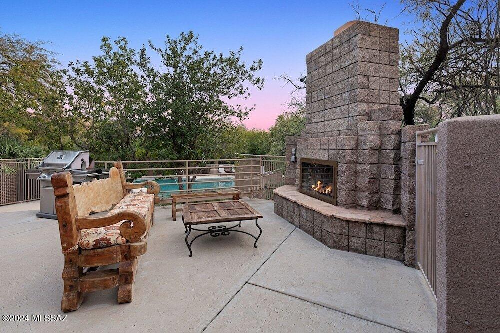 6655 N Canyon Crest Drive Unit: 25101