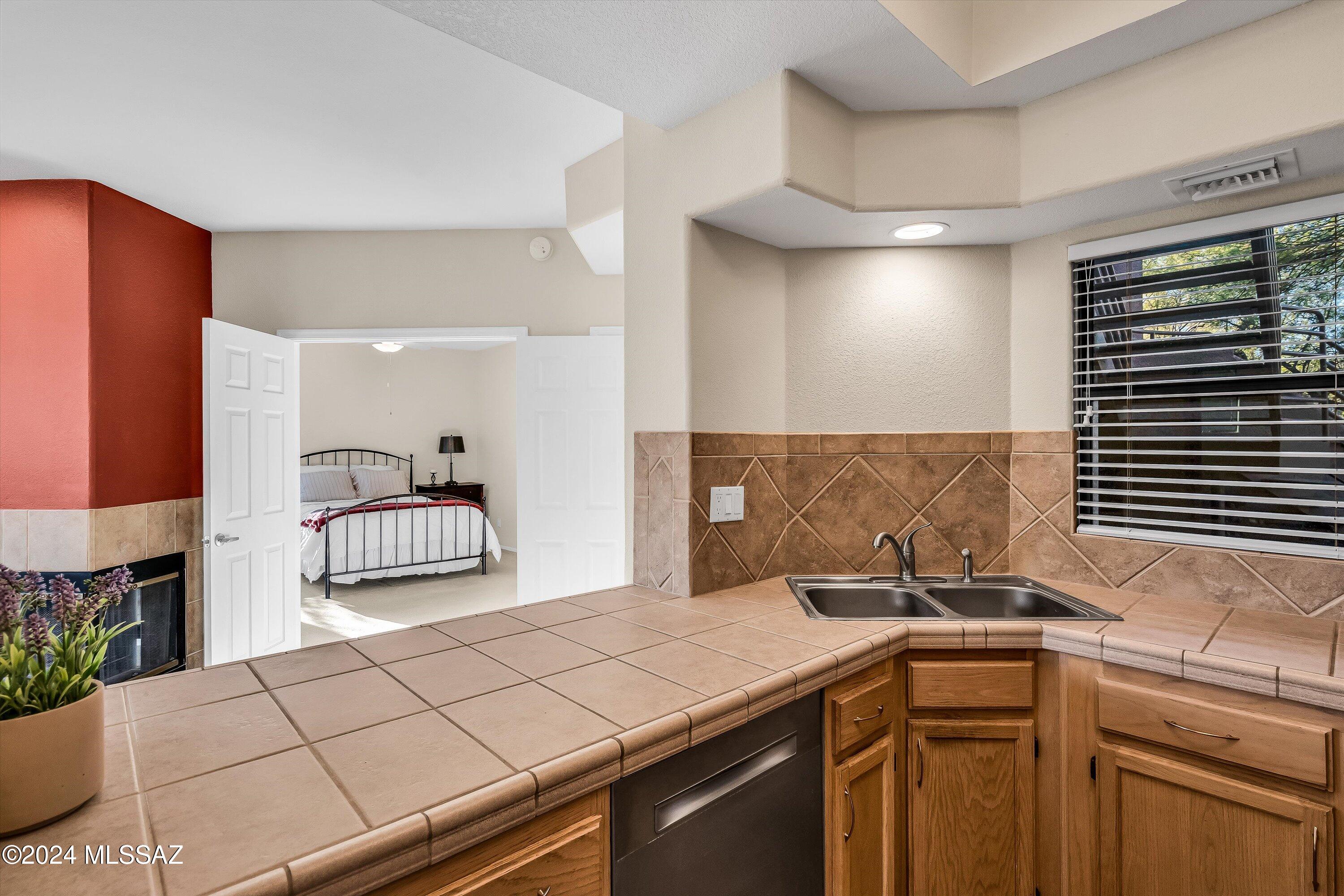 6655 N Canyon Crest Drive Unit: 25101