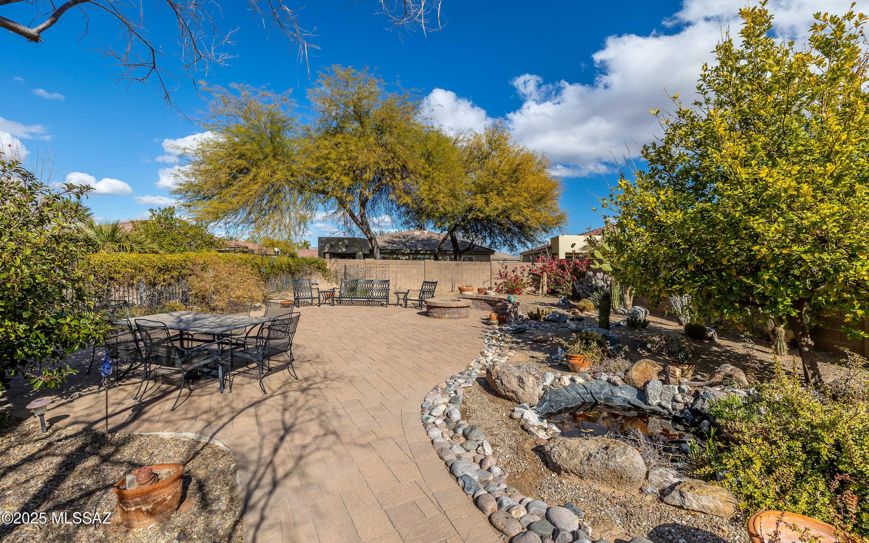 7636 W Granite Ridge Court