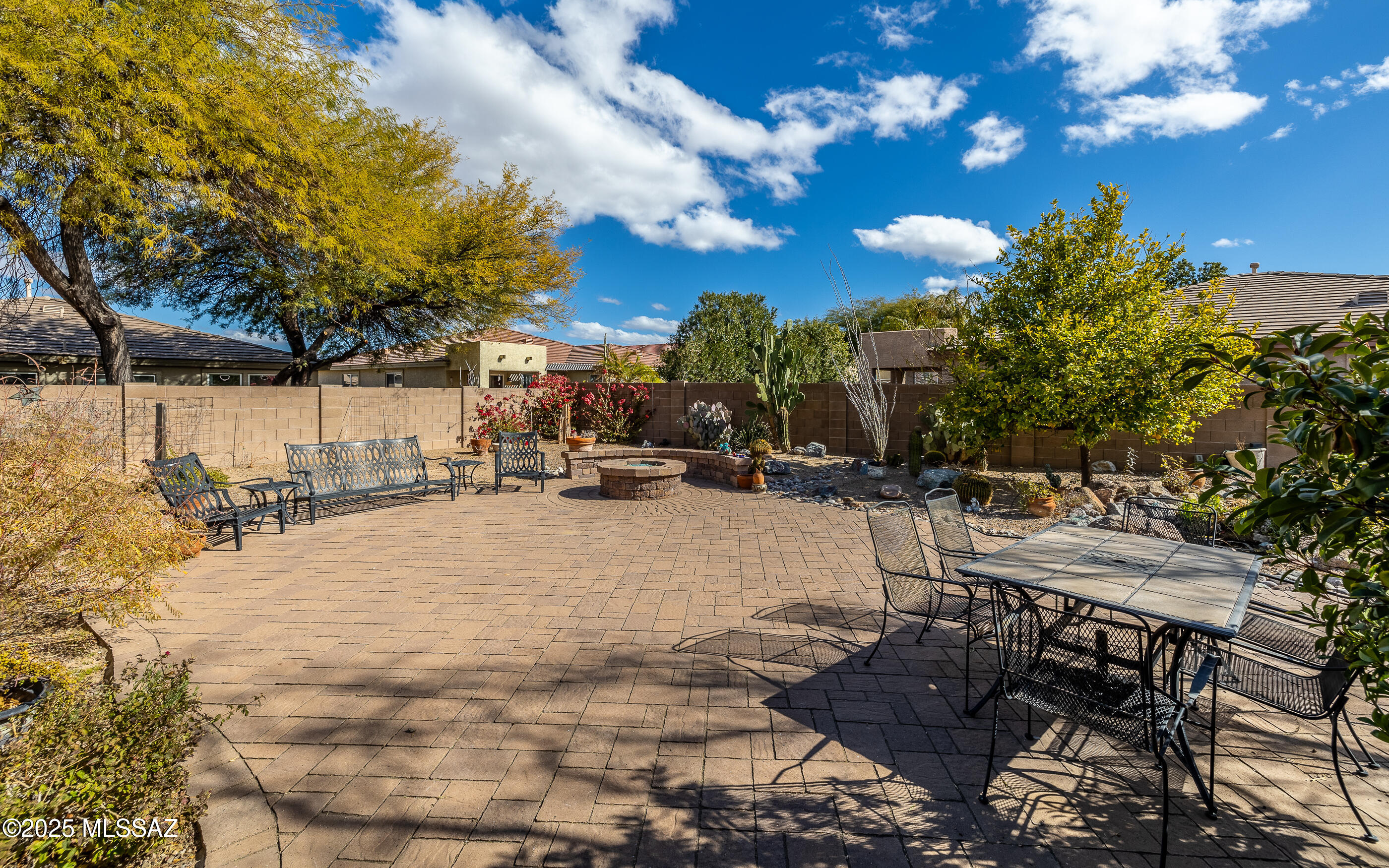 7636 W Granite Ridge Court